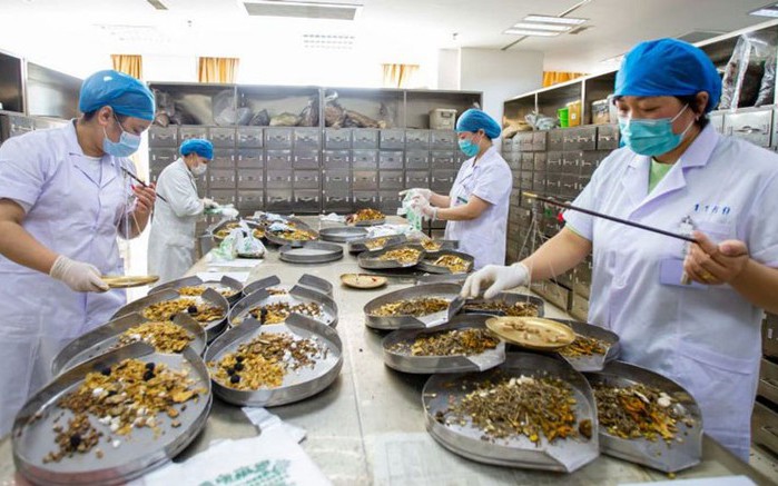 Bộ Y tế đề nghị các địa phương quyết liệt xử lý hàng giả trong lĩnh vựcytế - Ảnh 2.