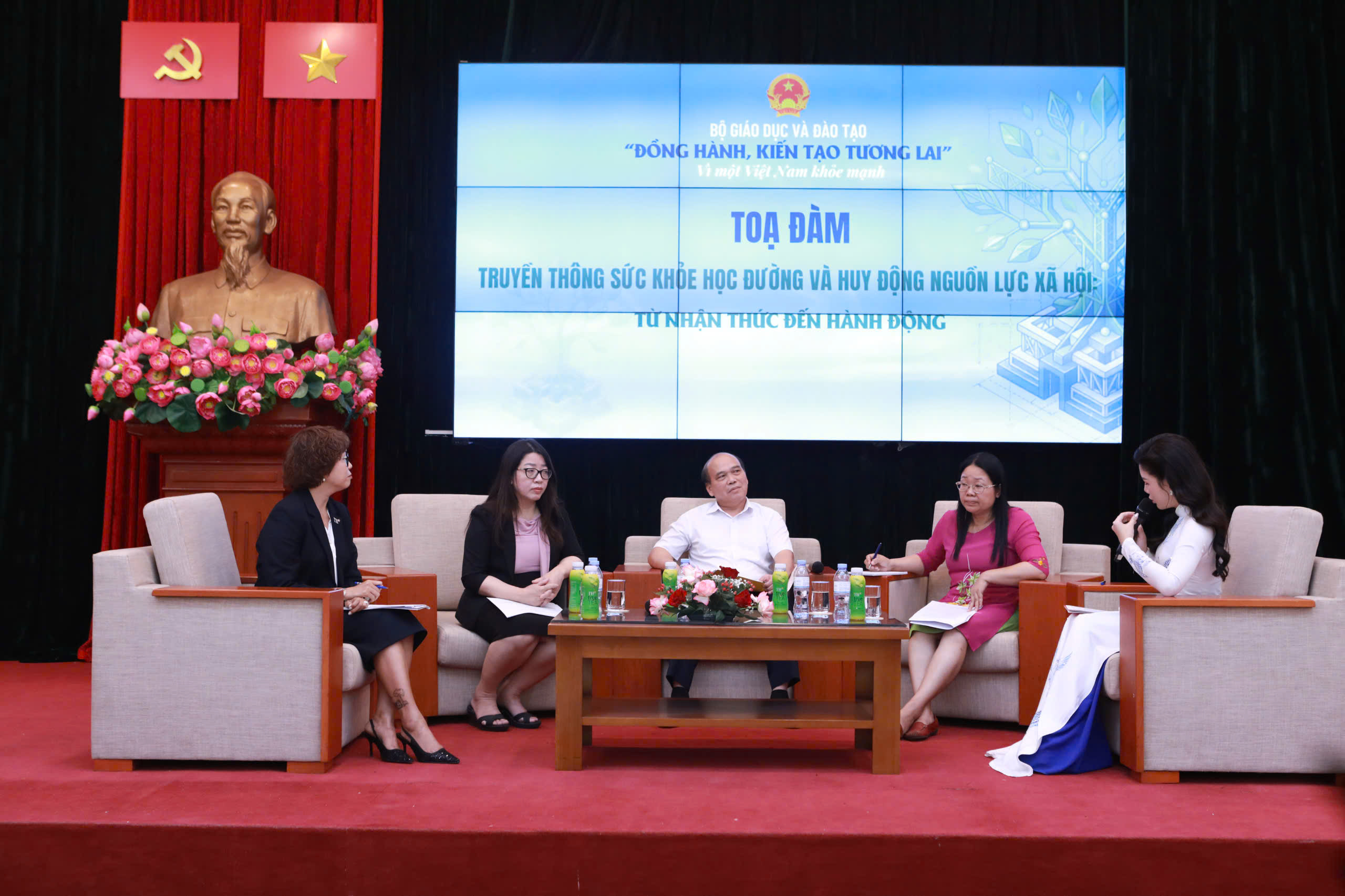 Gallery - Lấp khoảng trống sức khỏe học đường, cần một hành lang pháp lý đủ mạnh