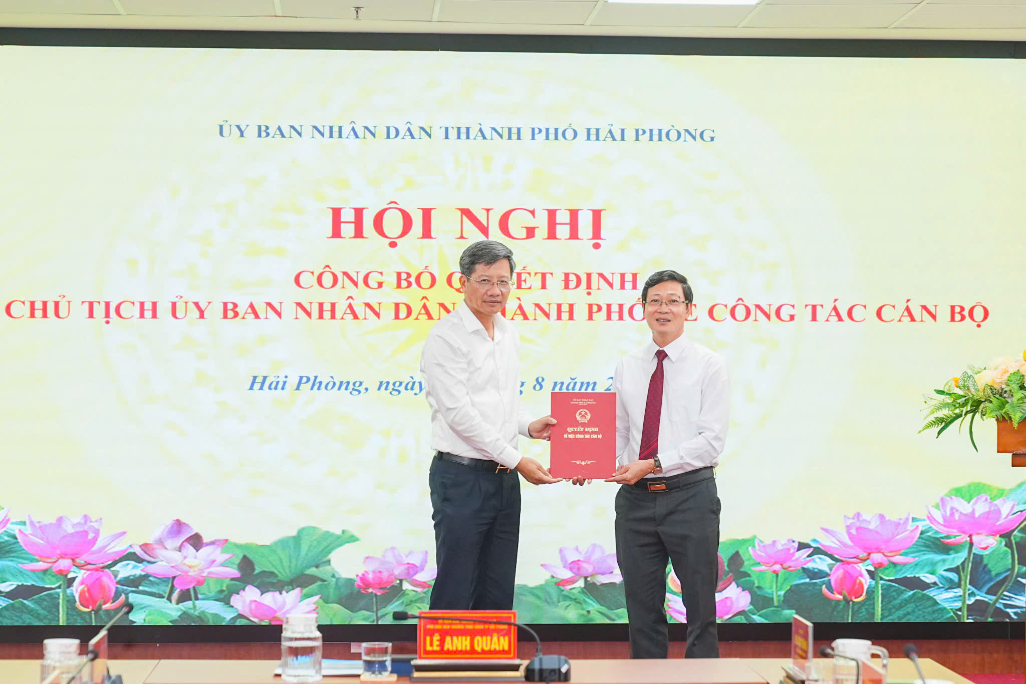 Hải Phòng công bố quyết định về công tác cán bộ - Ảnh 3.