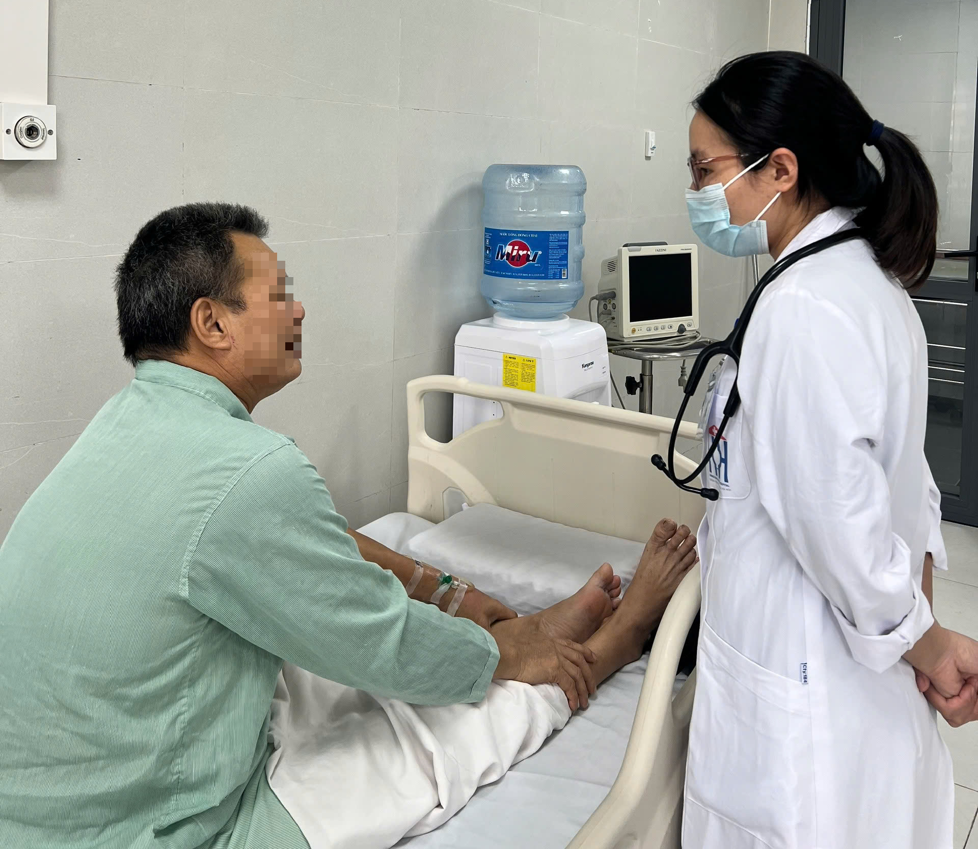 Bữa ăn bất ngờ khiến bệnh nhân ung thư rơi vào tình trạng rối loạn đông máu nguy kịch- Ảnh 2.