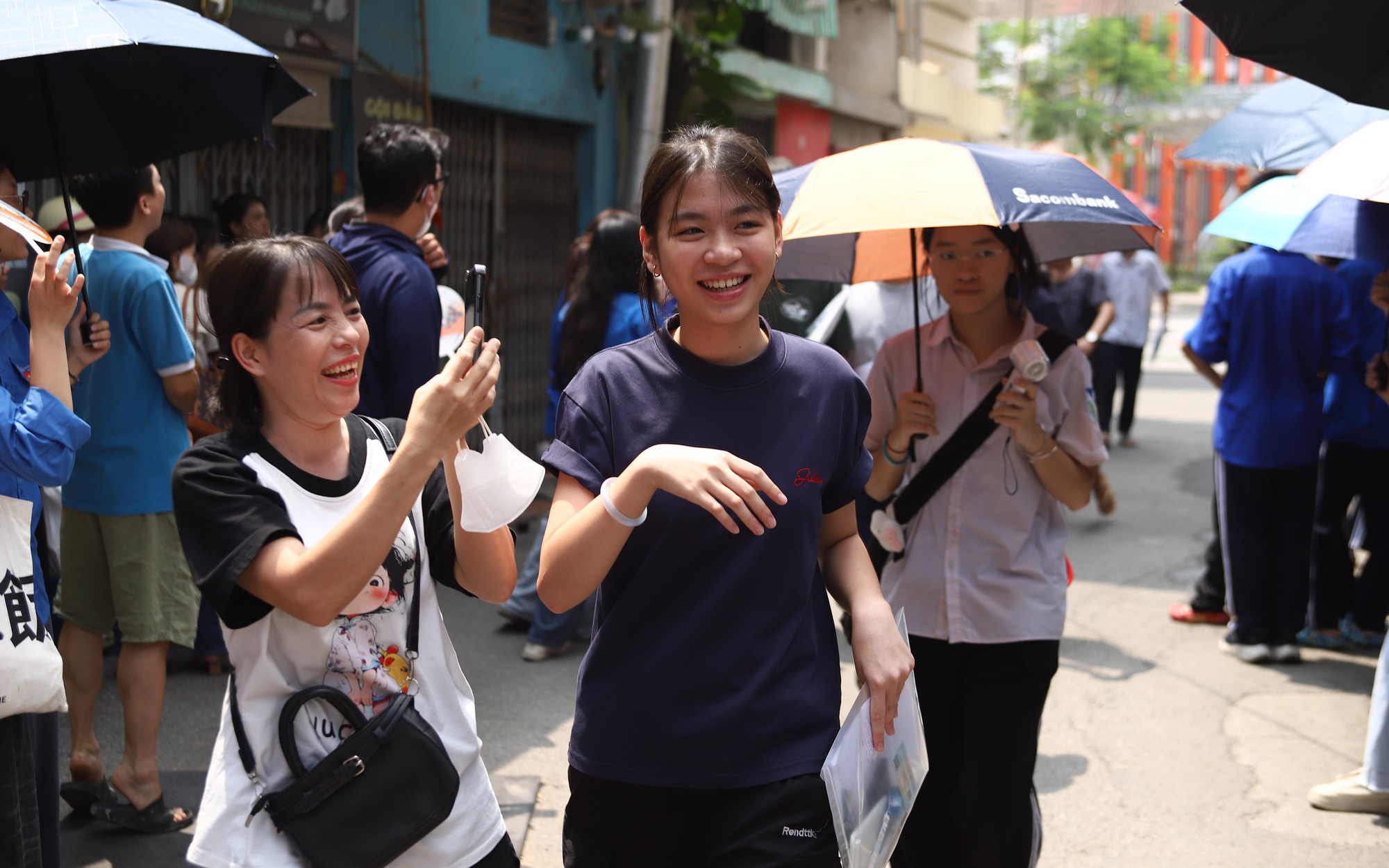 Hà Nội Nhiệt Độ Ghi Nhận Gần 39 Độ C, Nắng Nóng Kéo Dài