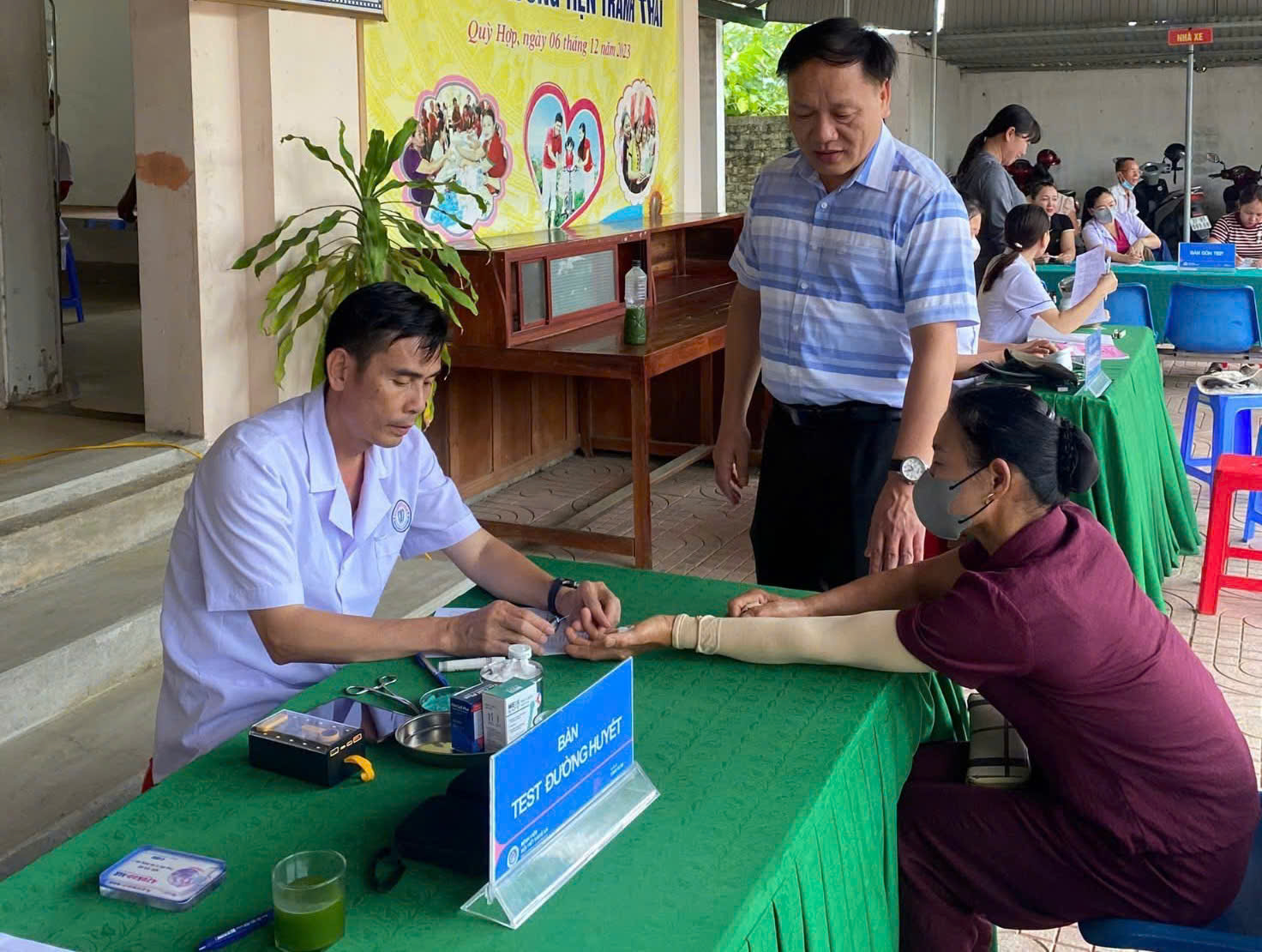 Nghệ An vượt mốc 1,6 triệu người dân được khám sức khỏe miễn phí- Ảnh 4.