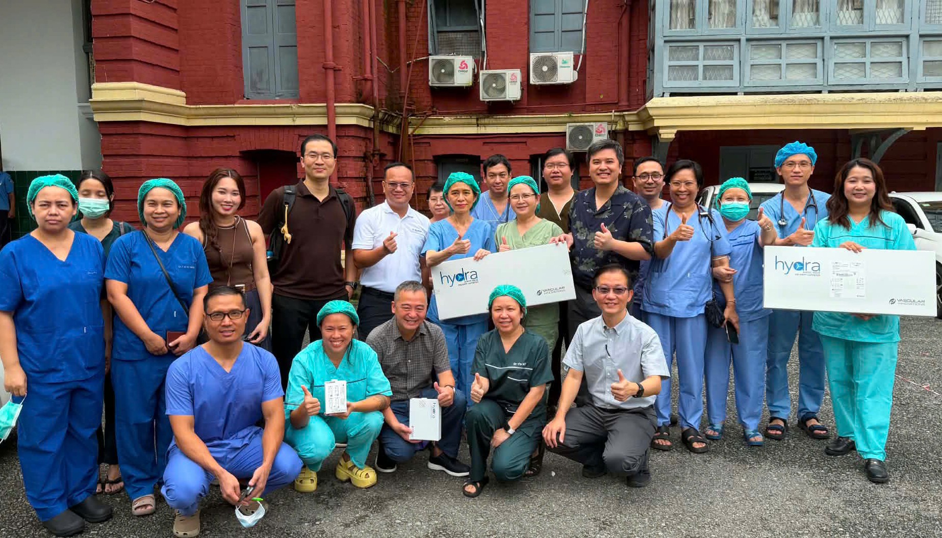 Bác sĩ Việt Nam sang Myanmar thay van tim- Ảnh 3.