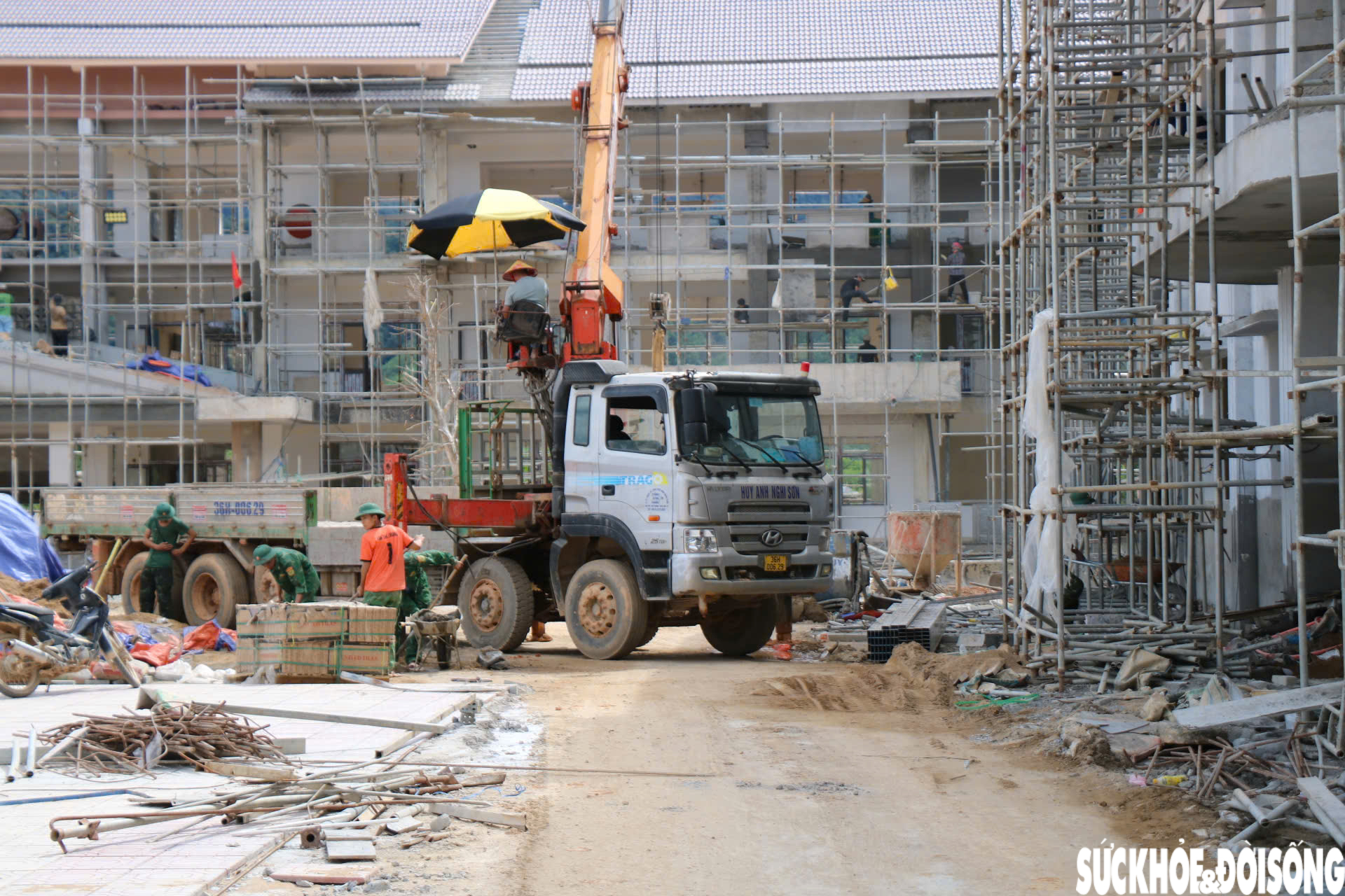 Cận cảnh trường nội trú liên cấp ở vùng cao A Lưới trước ngày về đích- Ảnh 2.