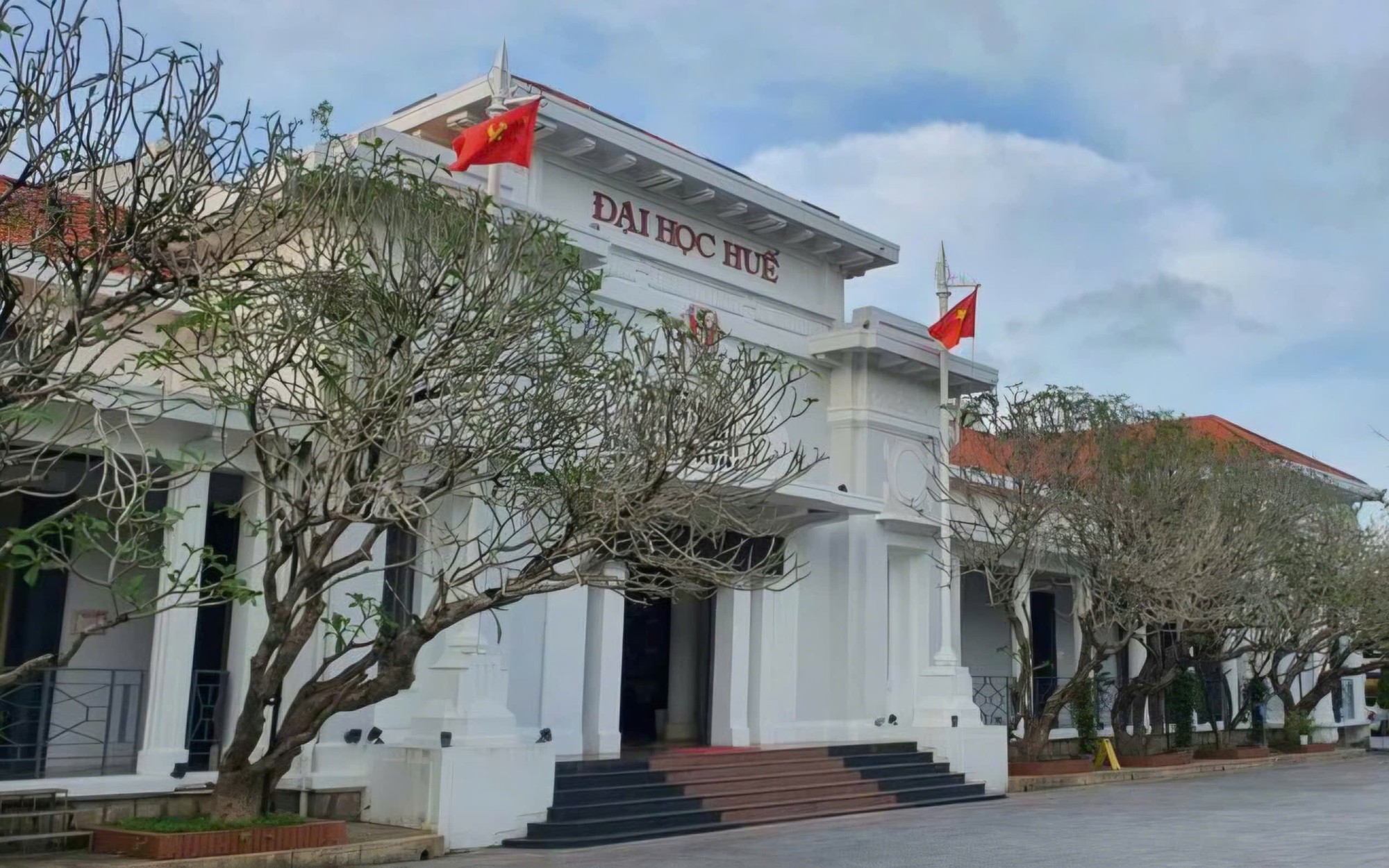 Đại học Huế lý giải việc thí sinh có giấy báo đậu nhưng nhập học lại rớt - Ảnh 2.