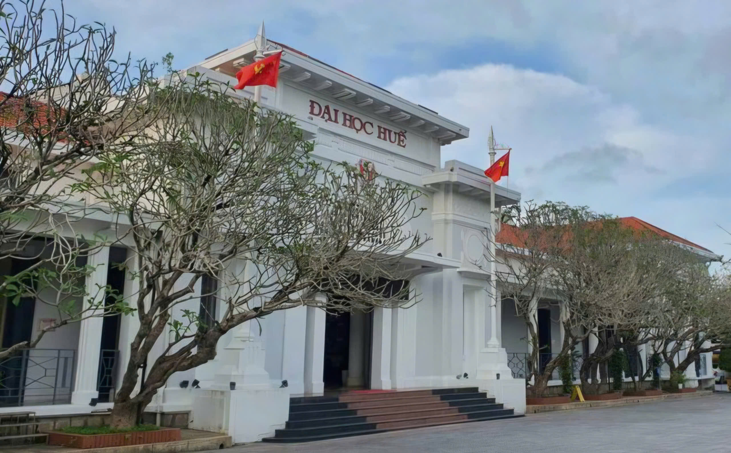 Đại học Huế rà soát phản ánh vướng mắc khi xét tuyển bằng IELTS- Ảnh 1.