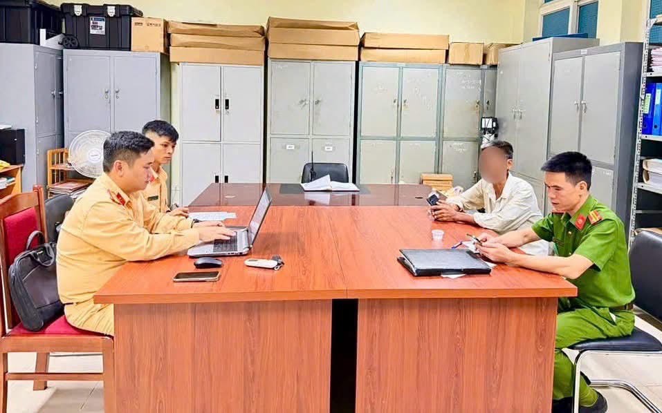 Công an tìm người từng mua gói 'điều trị xương khớp' tại cơ sở Phúc Tâm 8 - Ảnh 2.