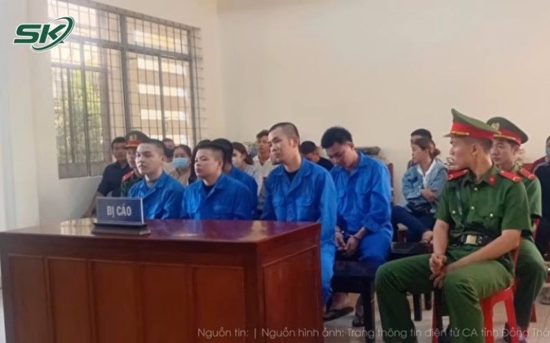 Tấn Công Đẫm Máu Tại Campuchia: Băng Cướp Ưu Tiên Vàng và Tiền Mặt