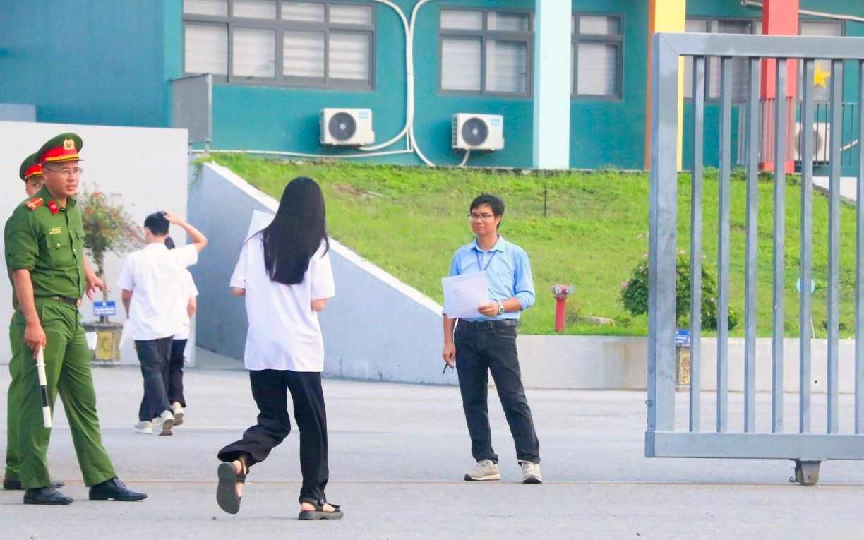 Đánh Giá Đề Thi Lại Tốt Nghiệp THPT Môn Xã Hội Tại Tuyên Quang