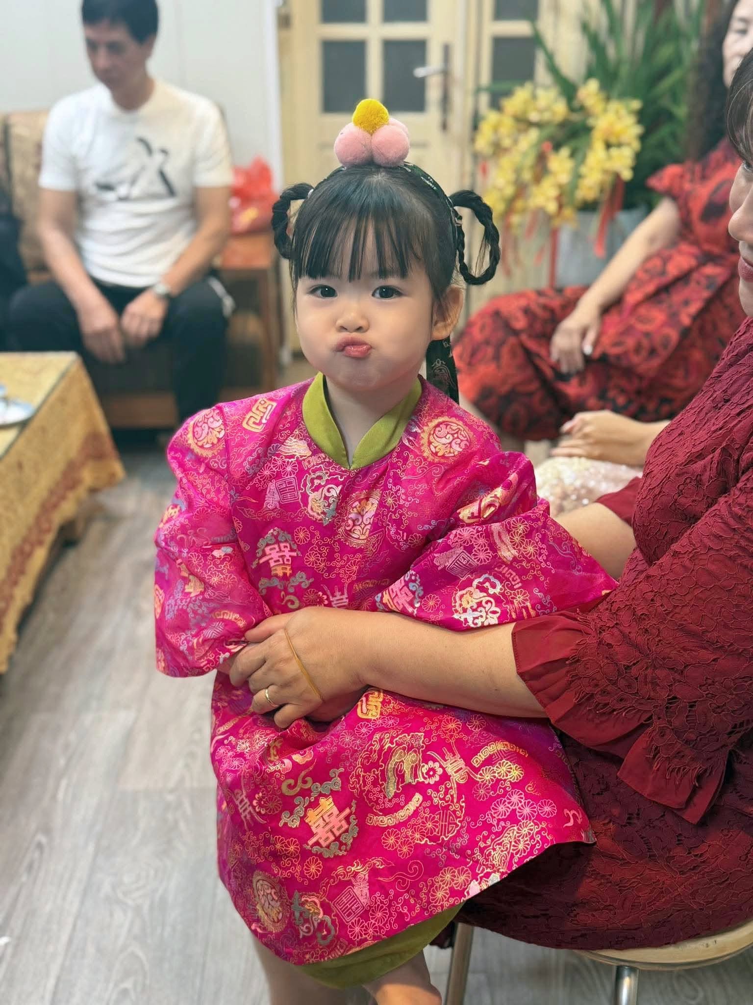 Hoa hậu Đỗ Mỹ Linh được khen khéo nuôi dạy con- Ảnh 2.