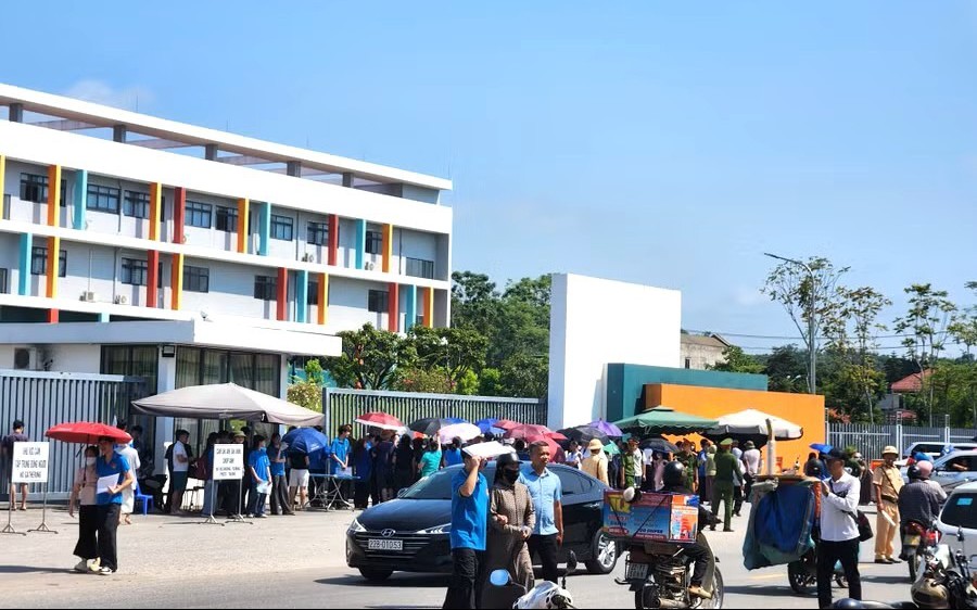 Đề Thi Tốt Nghiệp THPT Chuyên Tuyên Quang: Đánh Giá Năng Lực Qua Môn Hóa và Sinh