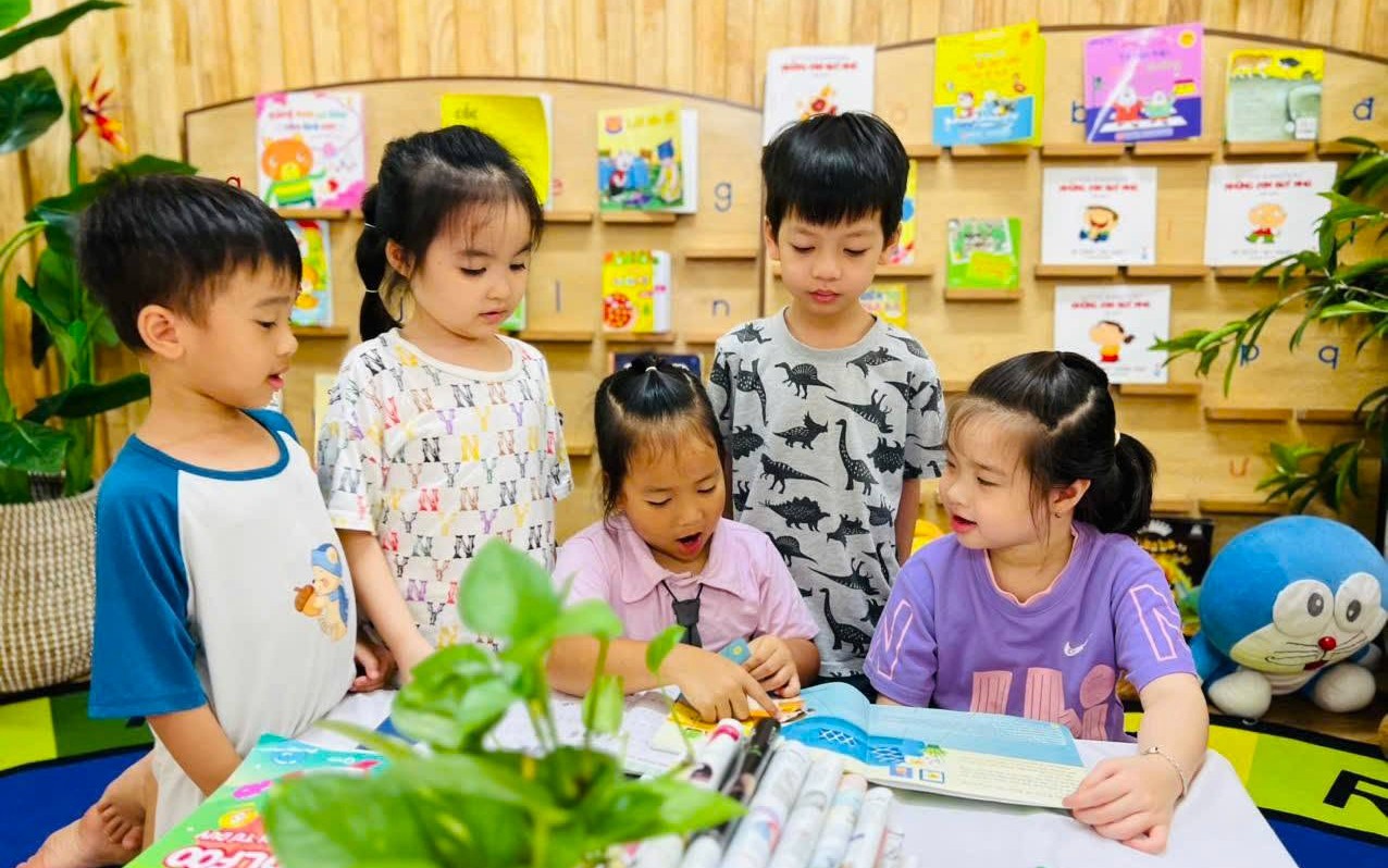 Giải Quyết Nỗi Lo Của Cha Mẹ Khi Trẻ Tự Kỷ Vào Lớp 1