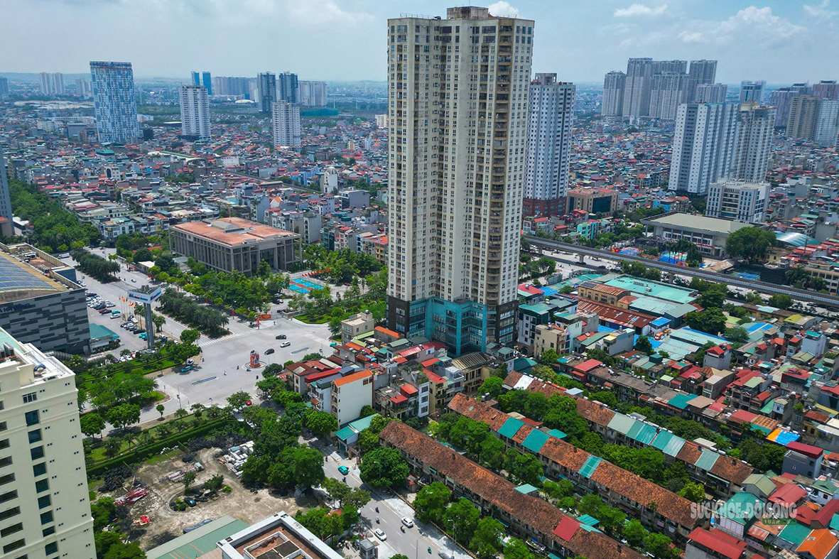 Cận cảnh khu tập thể hơn 50 năm tuổi xuống cấp giữa Hà Nội - Ảnh 4.