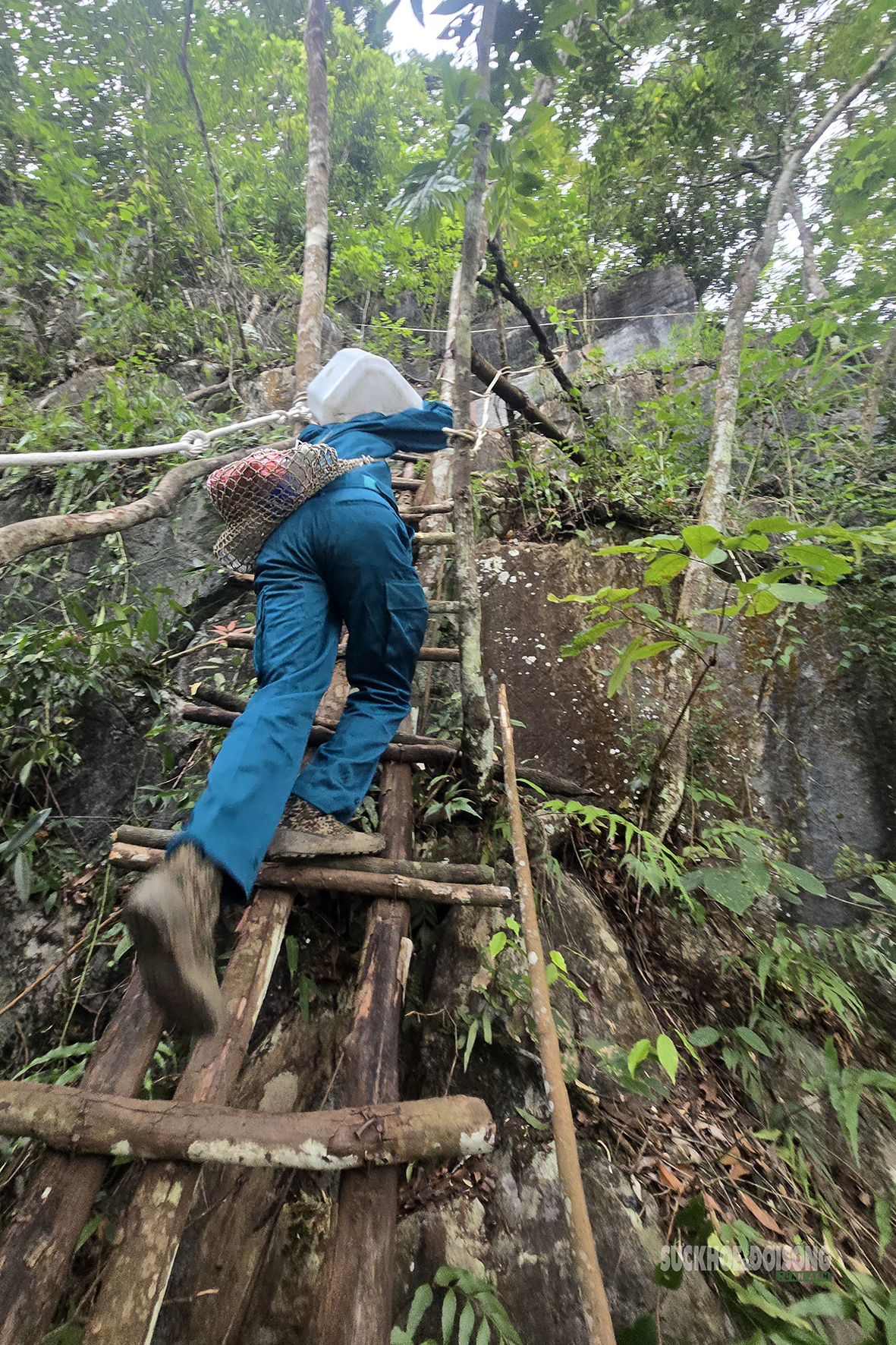Dân quân nơi biên cương góp sức tìm hài cốt liệt sĩ giữa núi rừng Vị Xuyên - Ảnh 3.