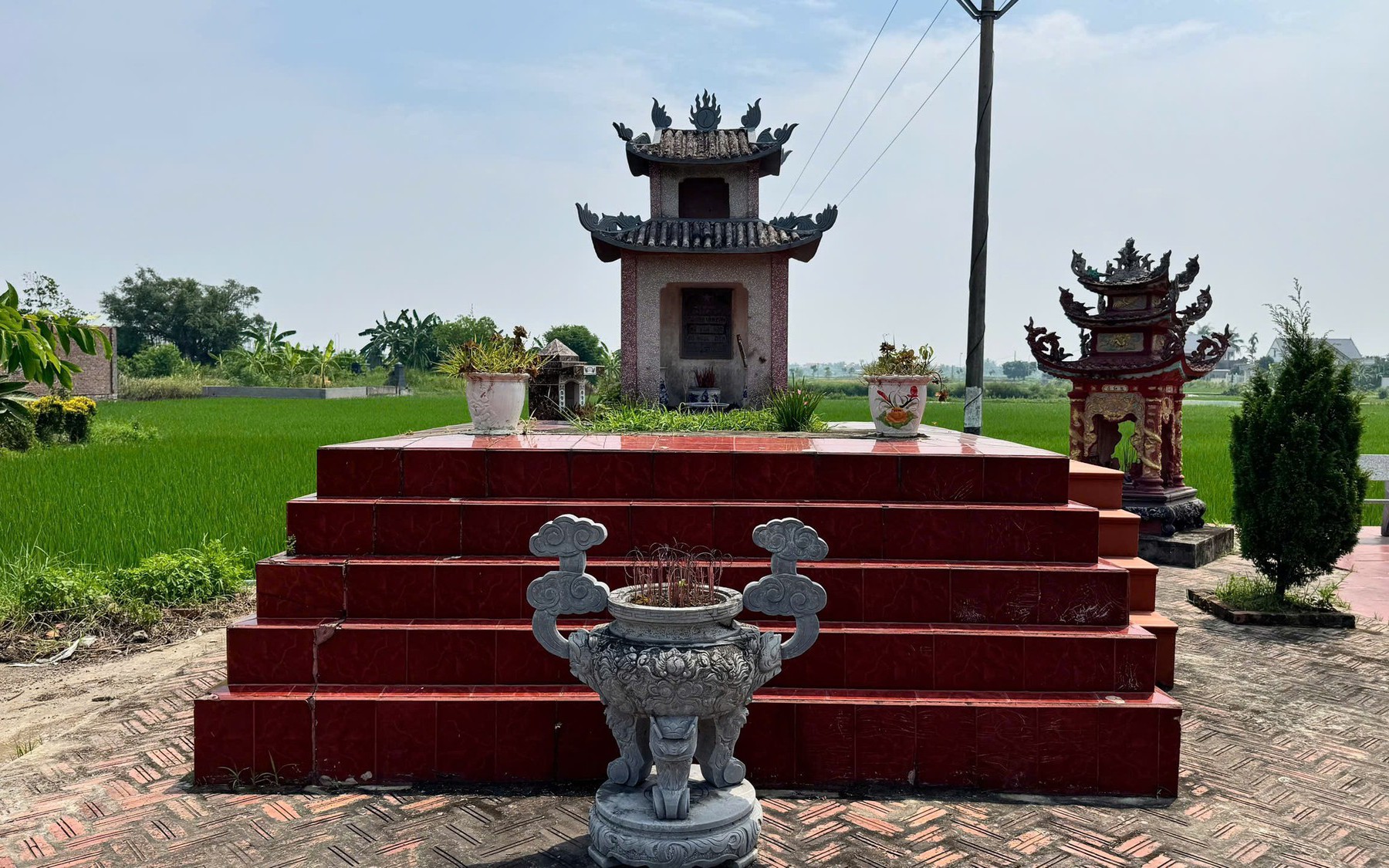 Khảo sát khu vực nghi chôn cất khoảng 140 liệt sĩ tại đèo Phước Tượng- Ảnh 3.