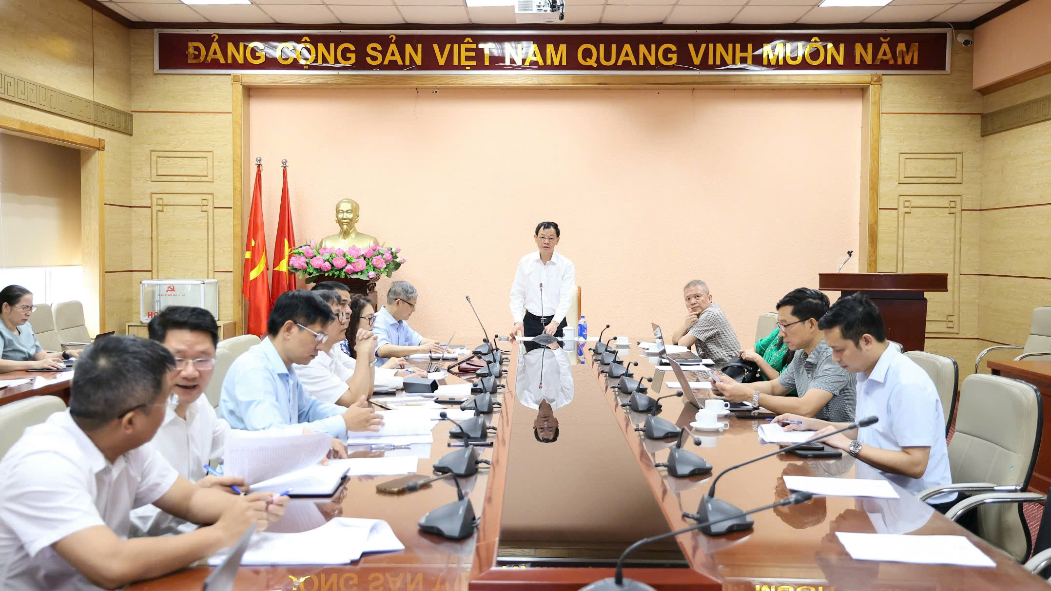 Thúc đẩy hoàn thiện quy định đào tạo bác sĩ nội trú, bác sĩ chuyên khoa - Ảnh 9.