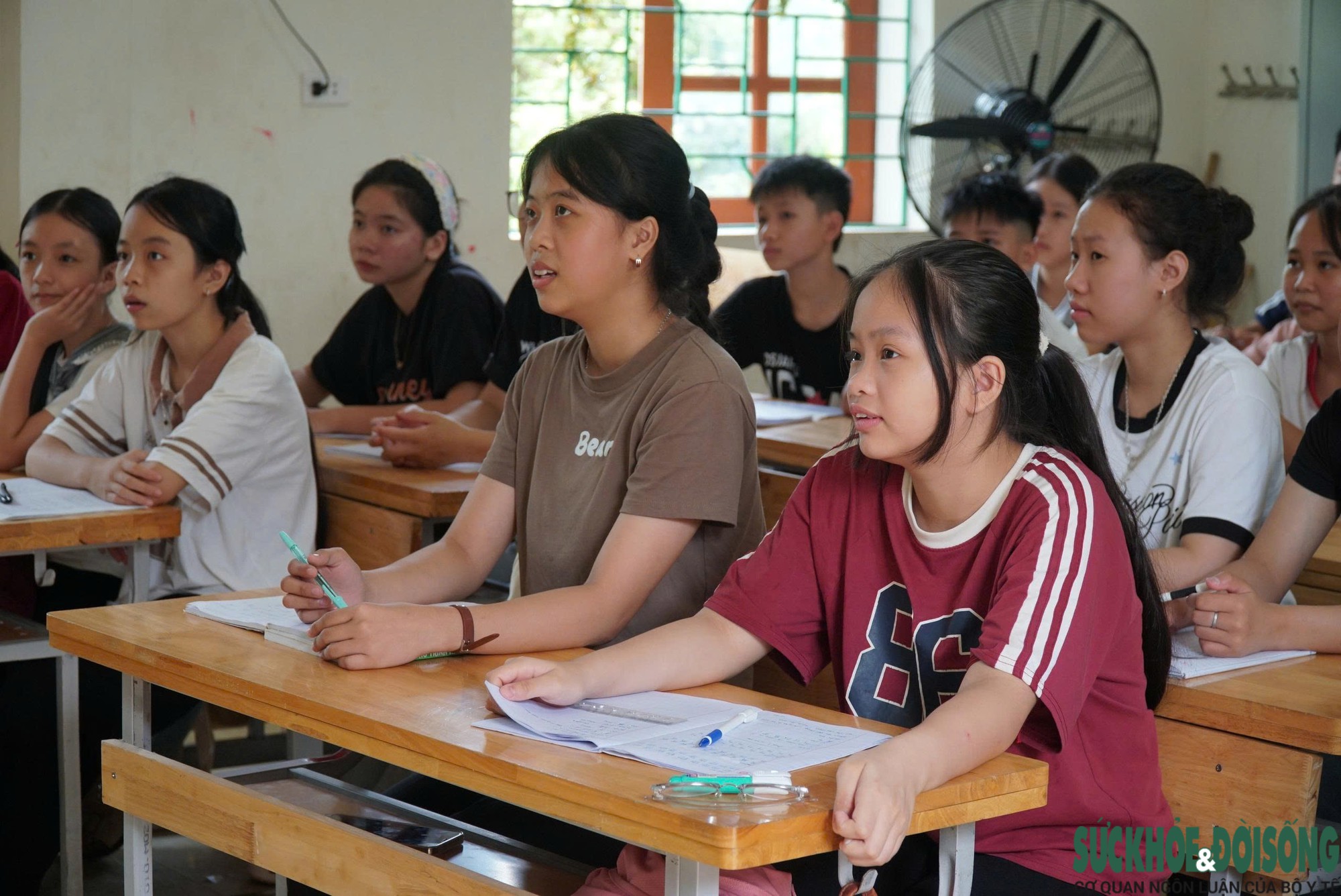 Cô gái Nghệ An dạy tiếng Trung miễn phí cho người dân quê nhà - Ảnh 4.
