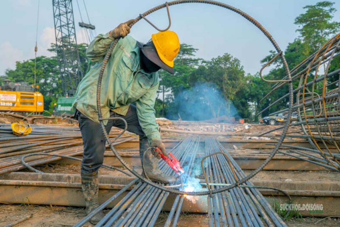 Cầu Trần Hưng Đạo tăng tốc thi công - Ảnh 6.