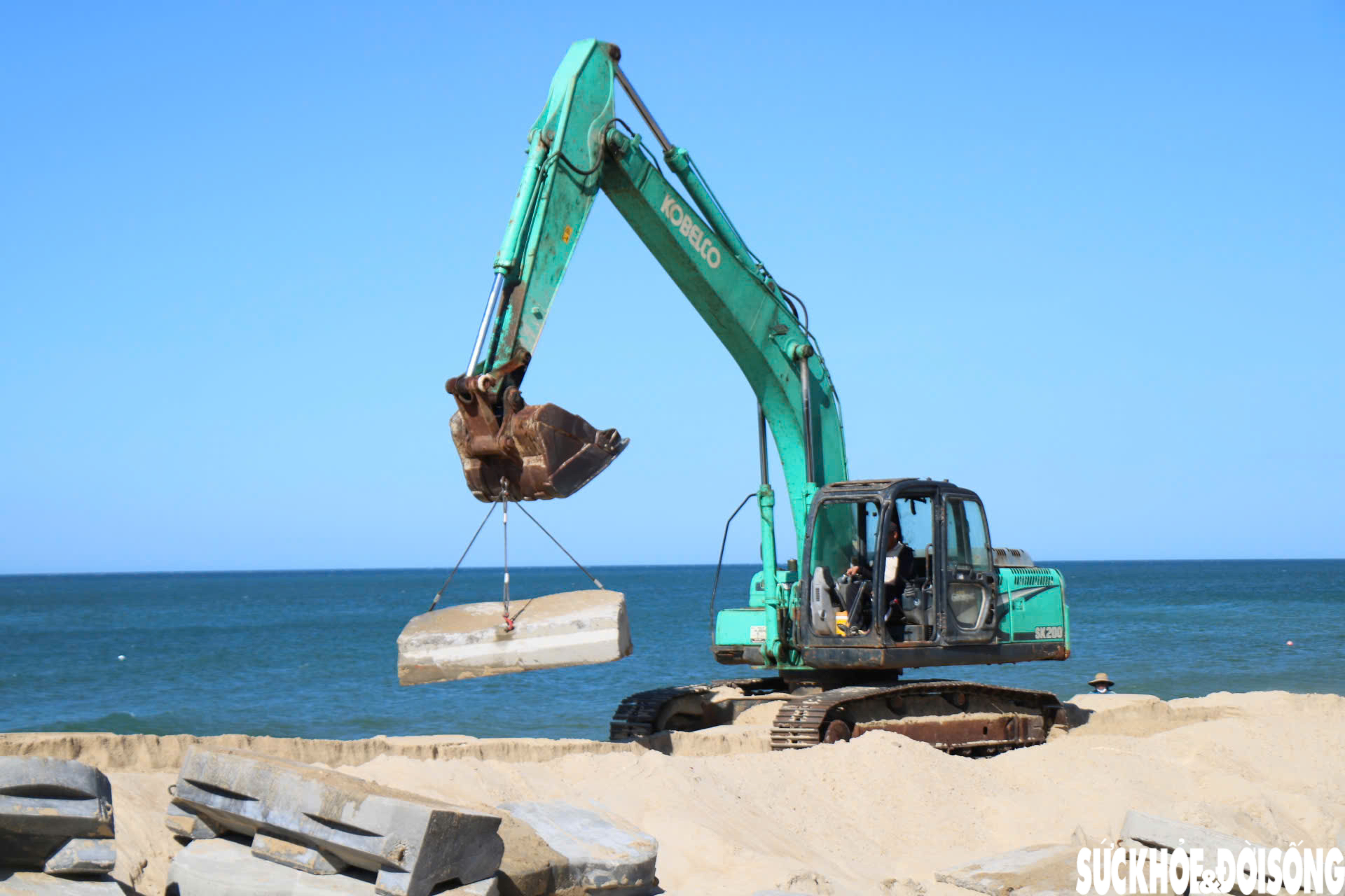 Tăng tốc dựng 'lá chắn' hàng trăm tỷ đồng bảo vệ bờ biển ở Huế- Ảnh 6.