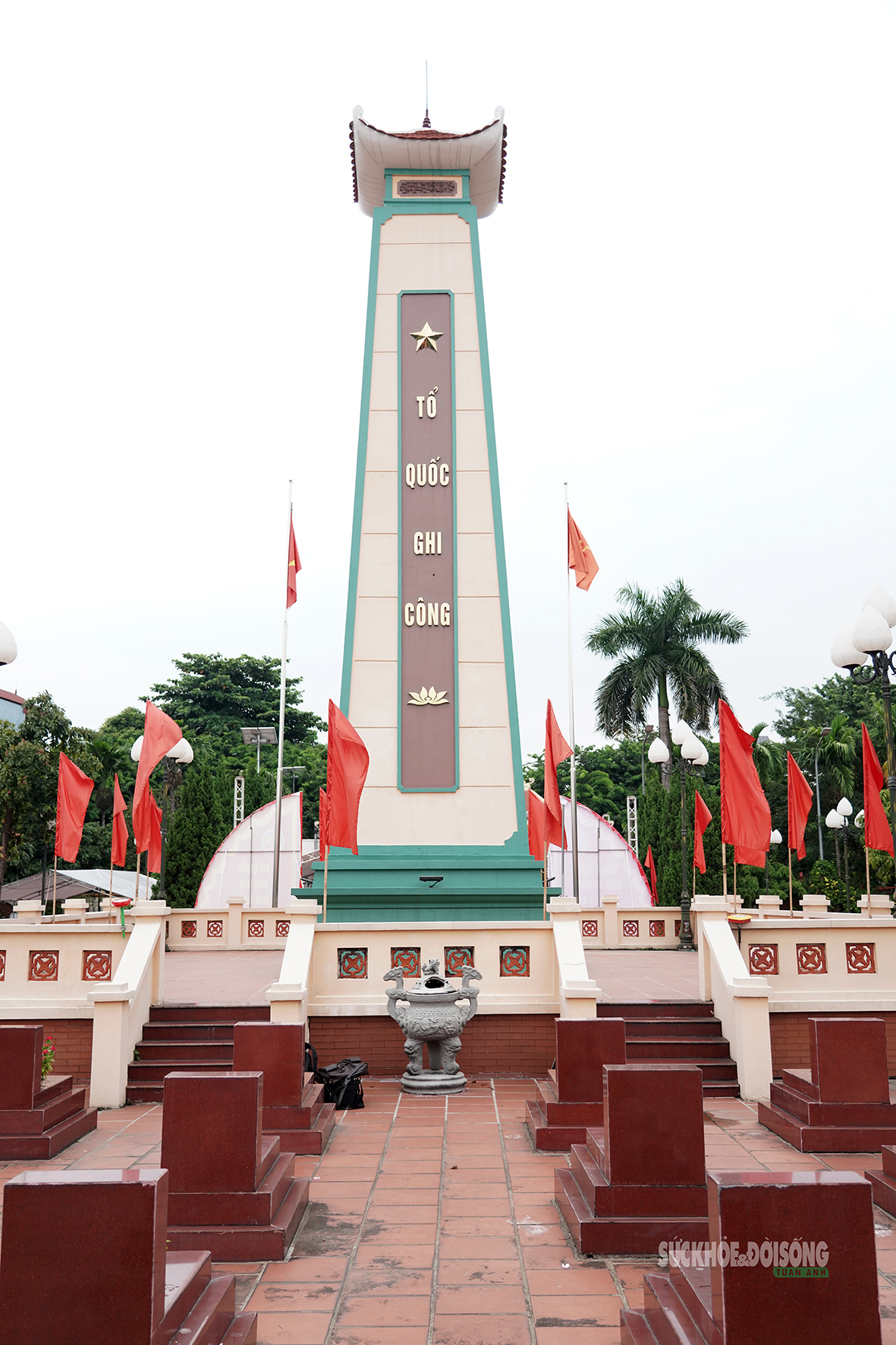 Bộ đội chỉnh trang nghĩa trang, chuẩn bị lấy mẫu hài cốt liệt sĩ - Ảnh 7.