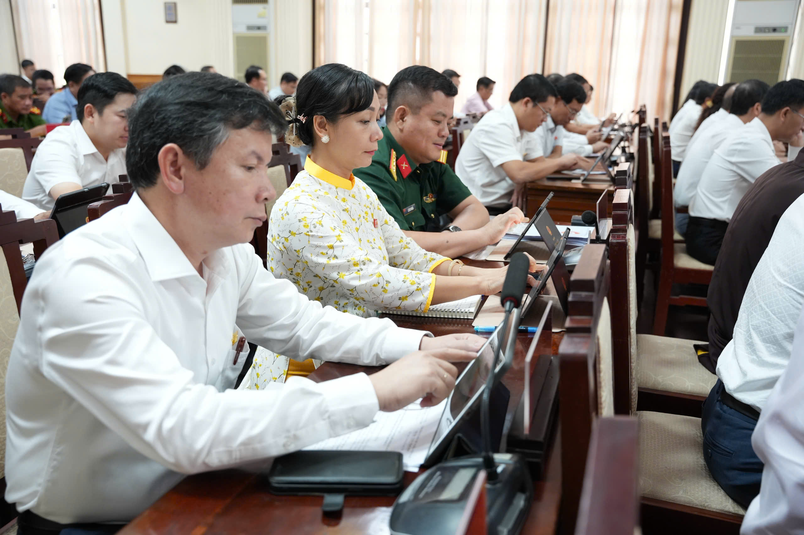 Huế hợp nhất 2 sở, còn 13 cơ quan chuyên môn thuộc UBND thành phố- Ảnh 2.