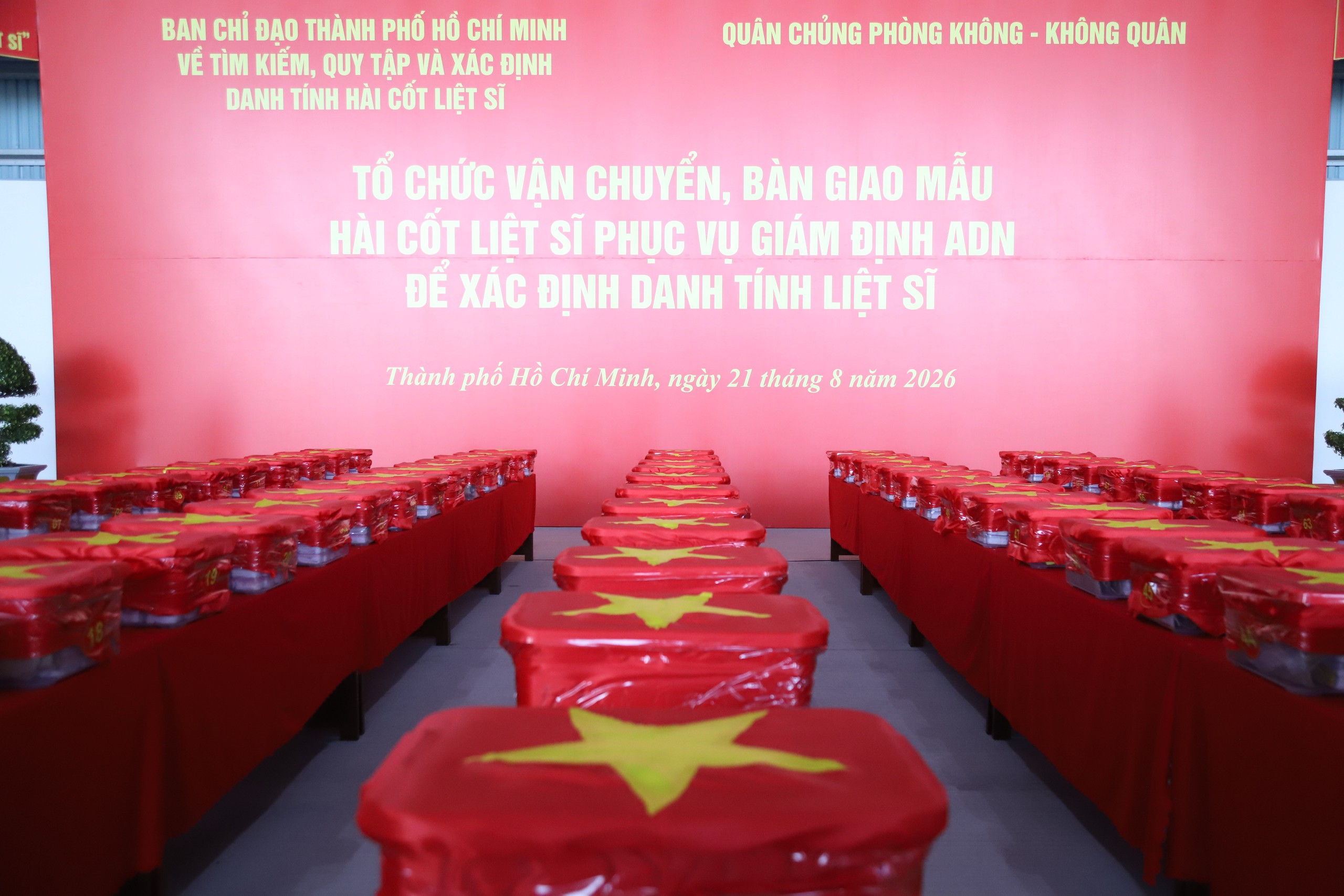 Gallery - Chuyến bay đặc biệt, nhiệm vụ thiêng liêng đưa mẫu liệt sĩ đi giám định ADN - image 1