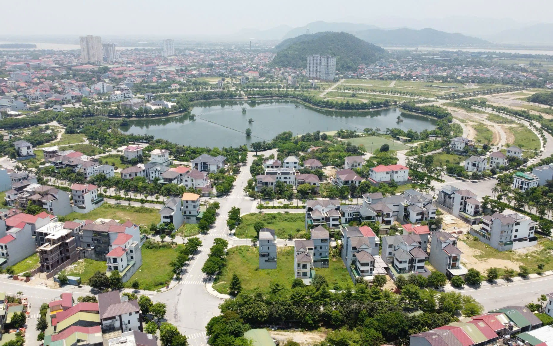 Kênh Bắc ở Nghệ An tính phương án ngầm hóa sau nhiều năm ô nhiễm - Ảnh 3.