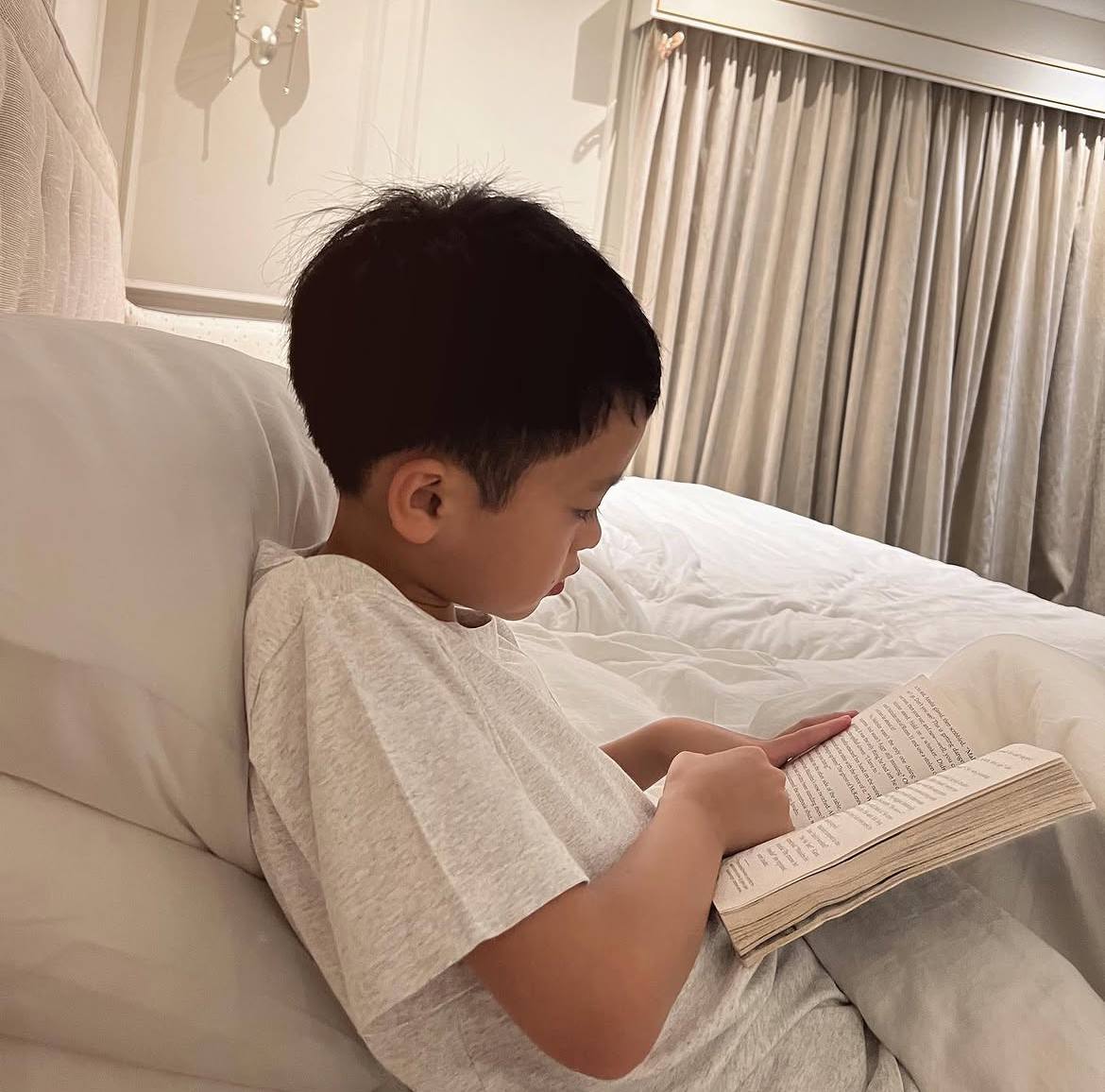 Các con của Tăng Thanh Hà lớn lên thế nào trong gia đình hào môn?- Ảnh 4.