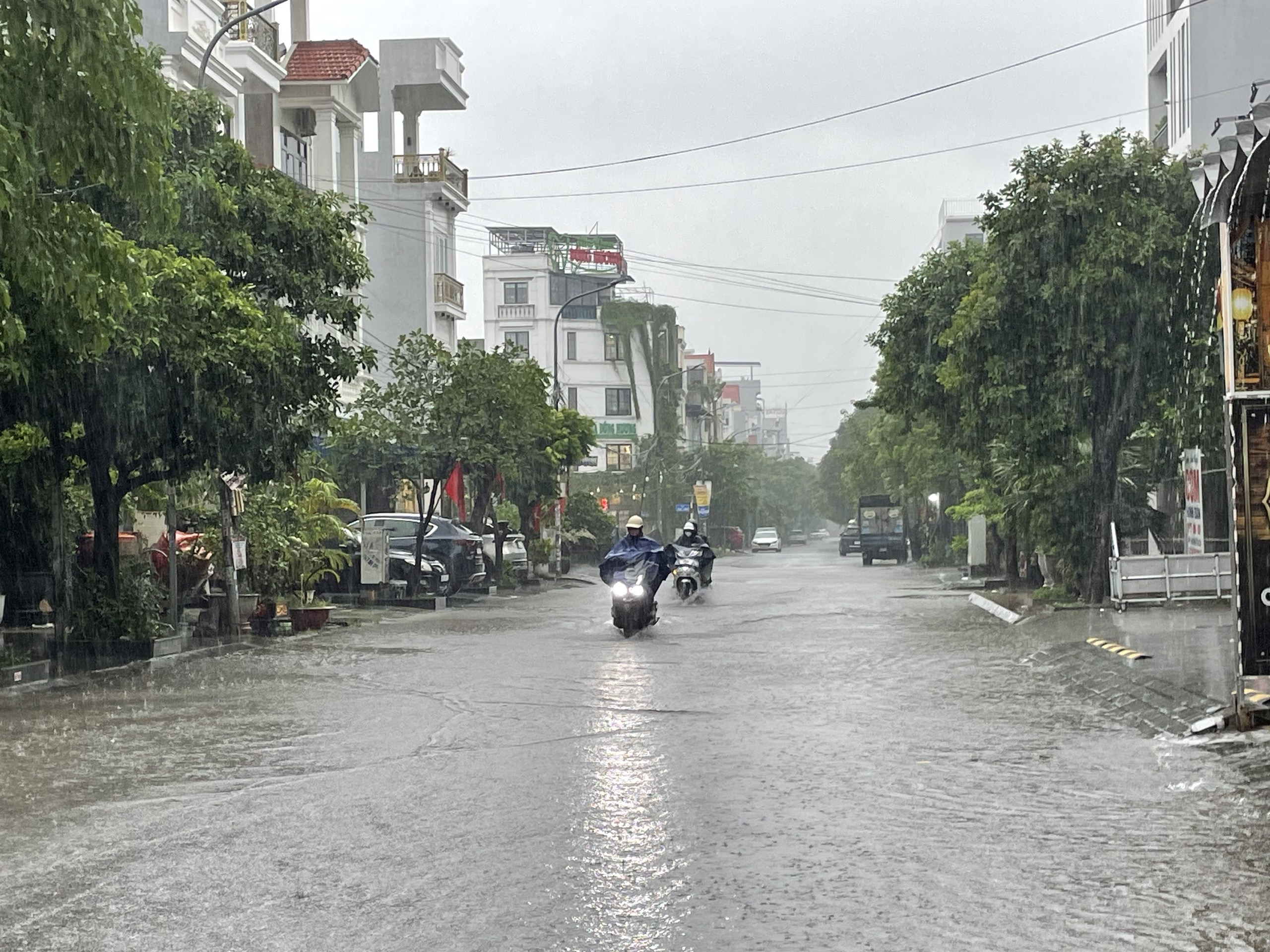 Mưa lớn kéo dài, nhiều nơi ở Hải Phòng, Quảng Ninh ngập lụt- Ảnh 5.