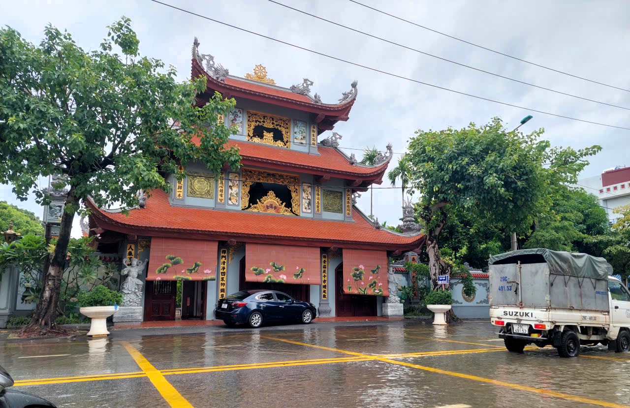 Gallery - Mưa ngớt nhưng nhiều nơi ở Hải Phòng vẫn ngập cục bộ - image 7