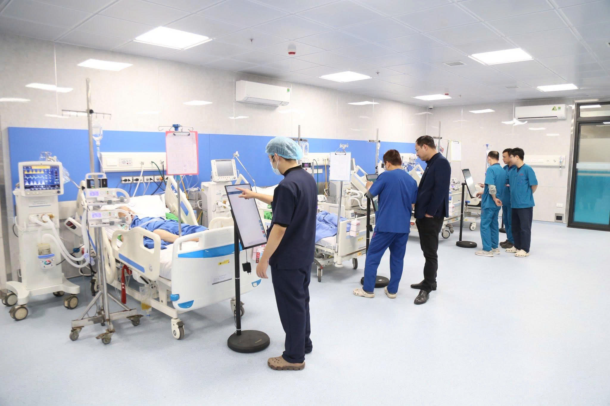 Gallery - Thực tiễn áp lực của Bác sĩ nội trú Đại học Y Hà Nội - image 3