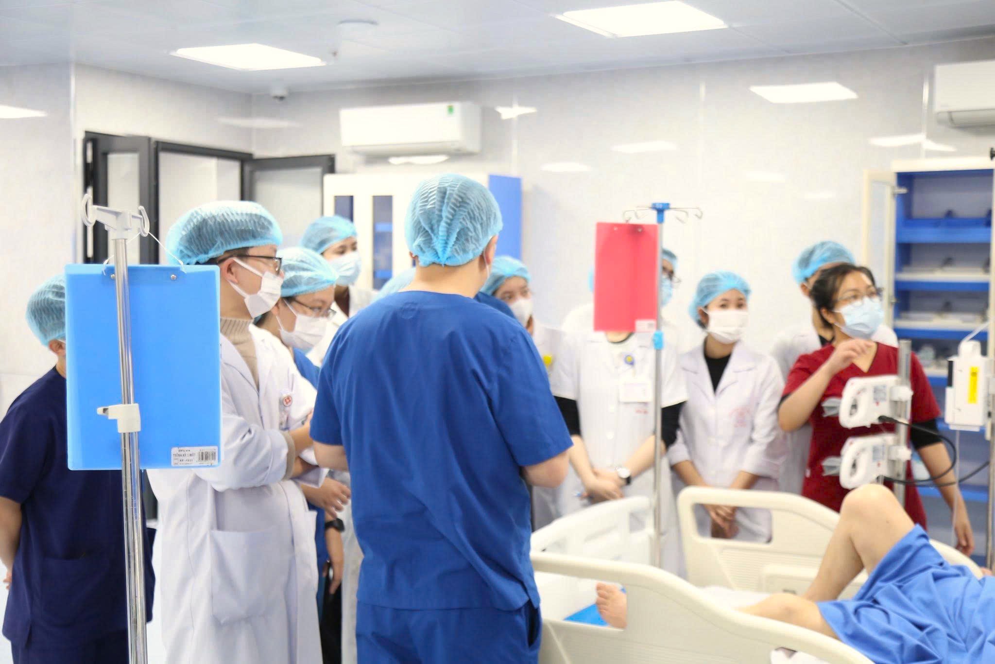 Gallery - Thực tiễn áp lực của Bác sĩ nội trú Đại học Y Hà Nội - image 5