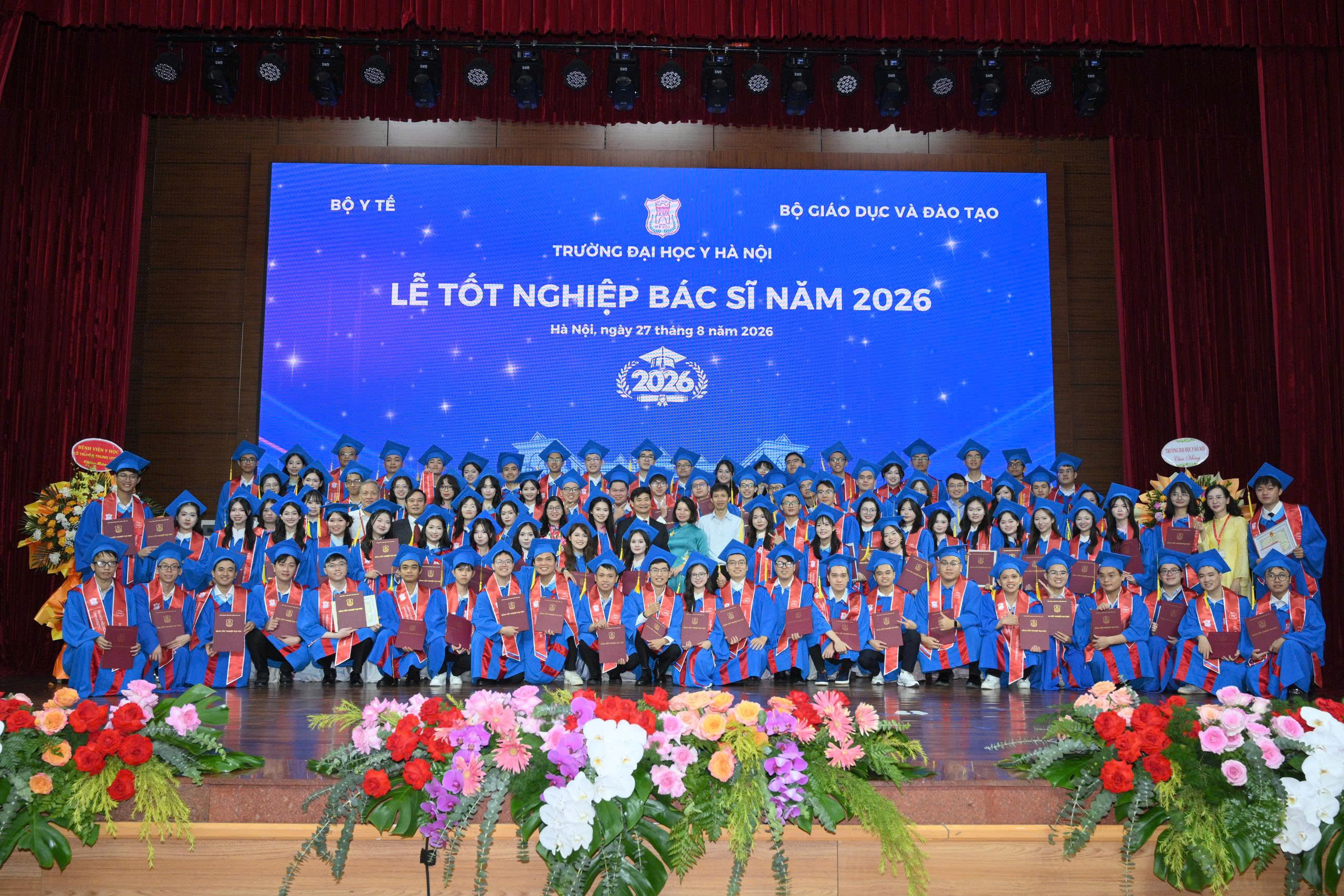 Gần 700 tân bác sĩ Đại học Y Hà Nội sẵn sàng hành trình chữa bệnh cứu người- Ảnh 10.