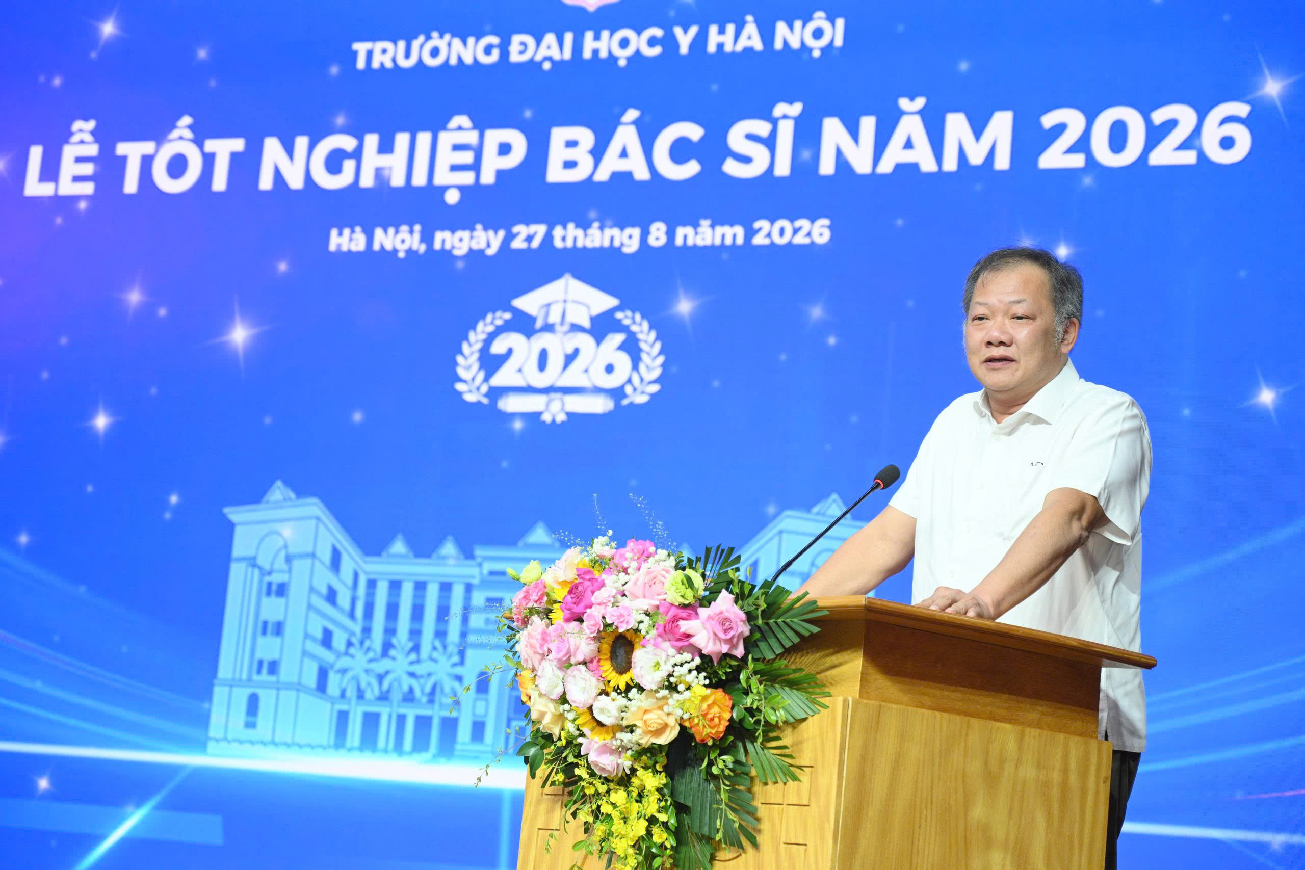 Gallery - Gần 700 tân bác sĩ Đại học Y Hà Nội sẵn sàng hành trình chữa bệnh cứu người - image 9