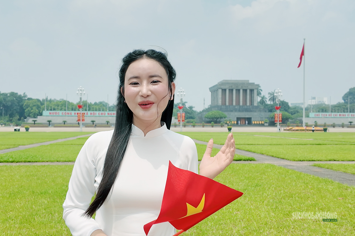 Giới trẻ diện áo dài, nô nức chụp ảnh trước thềm Quốc khánh 2/9- Ảnh 5.