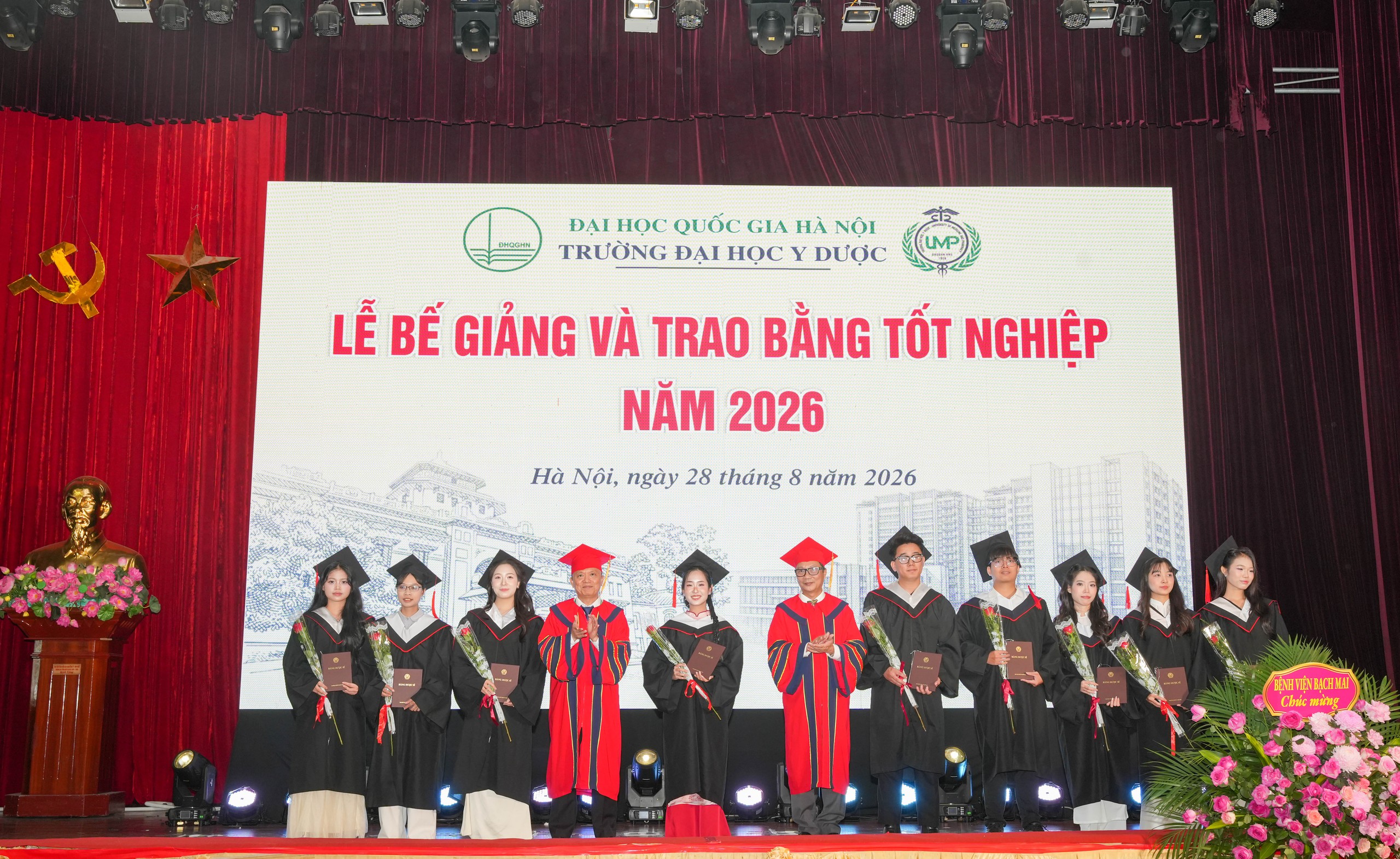 407 bác sĩ, dược sĩ, cử nhân bước vào hành trình chăm sóc sức khoẻ nhân dân- Ảnh 3.