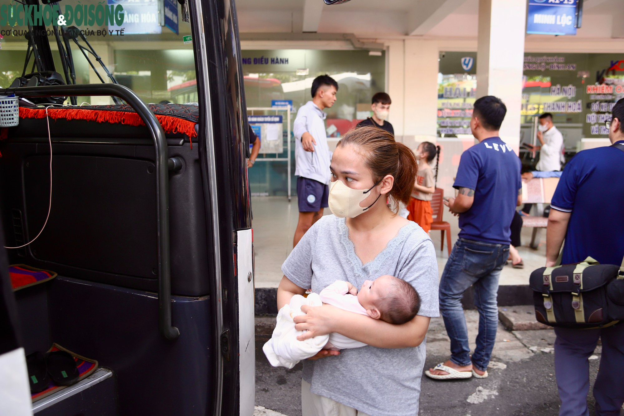 Trước nghỉ lễ 2/9: Các bến xe đông khách, chuyến về miền Trung kín chỗ- Ảnh 6.