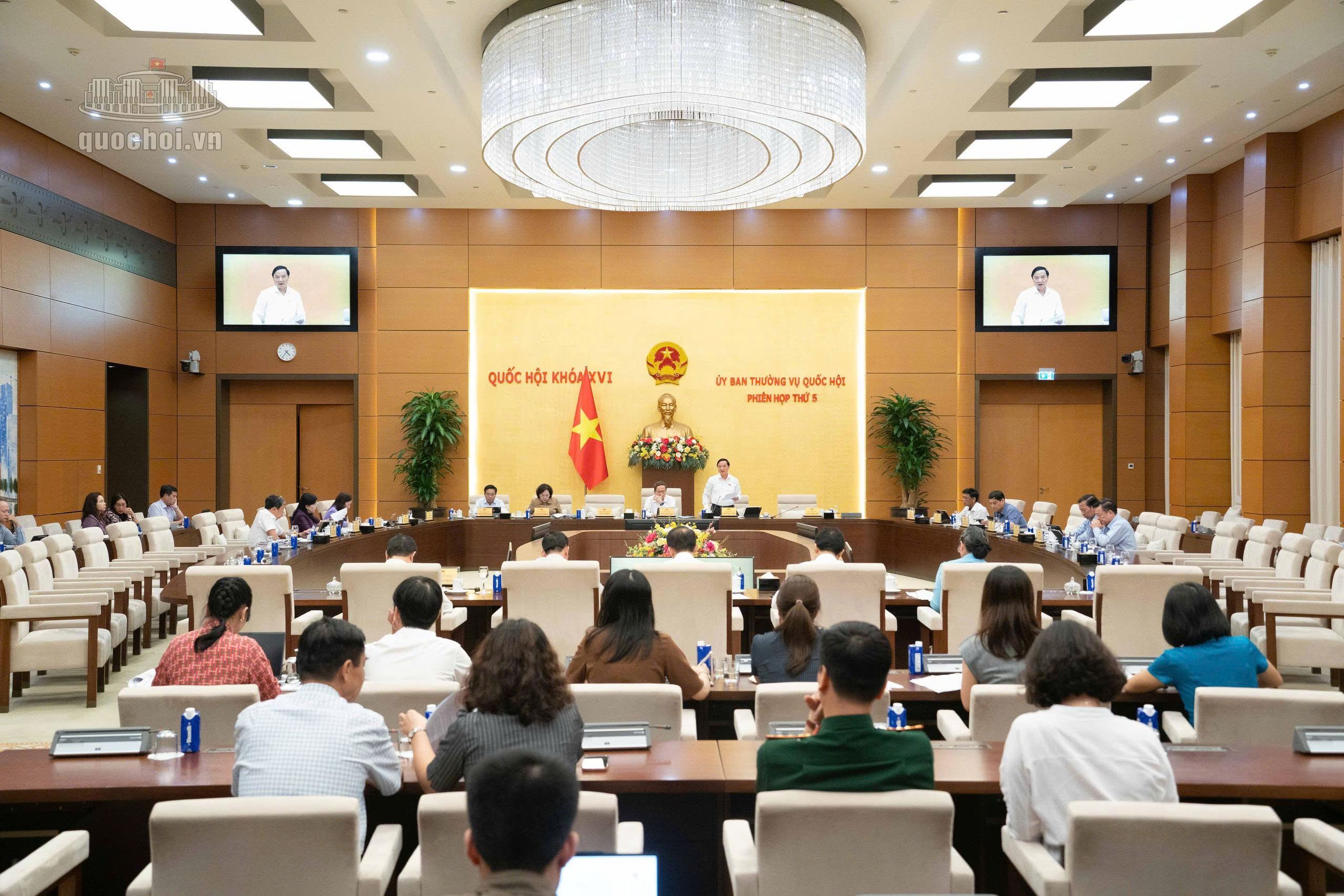 Gallery - Đề xuất sửa toàn diện Luật Nuôi con nuôi, tăng bảo vệ quyền lợi trẻ em - image 1