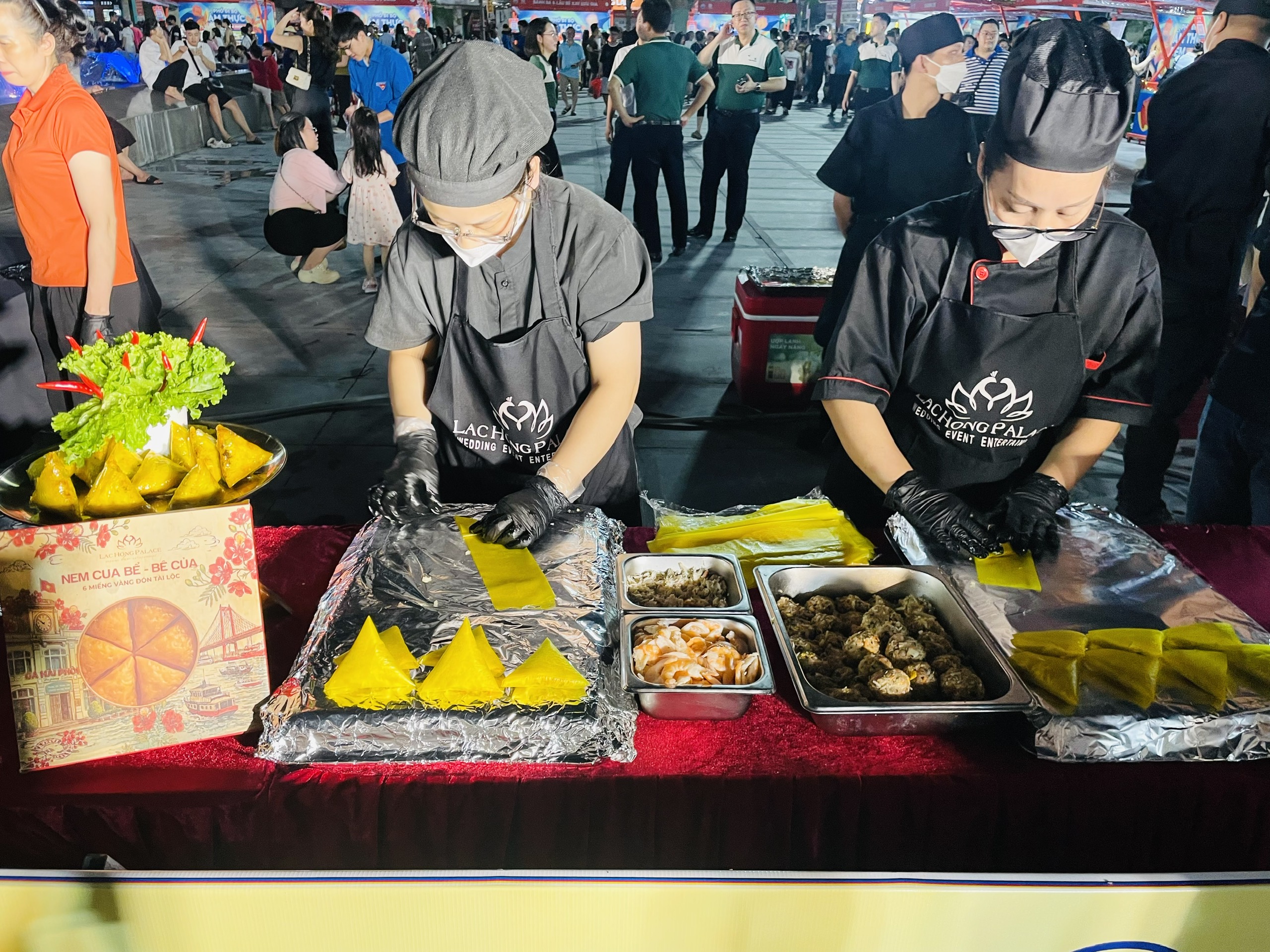 Hải Phòng khai mạc phố đi bộ, ẩm thực đêm đúng dịp nghỉ lễ- Ảnh 7.