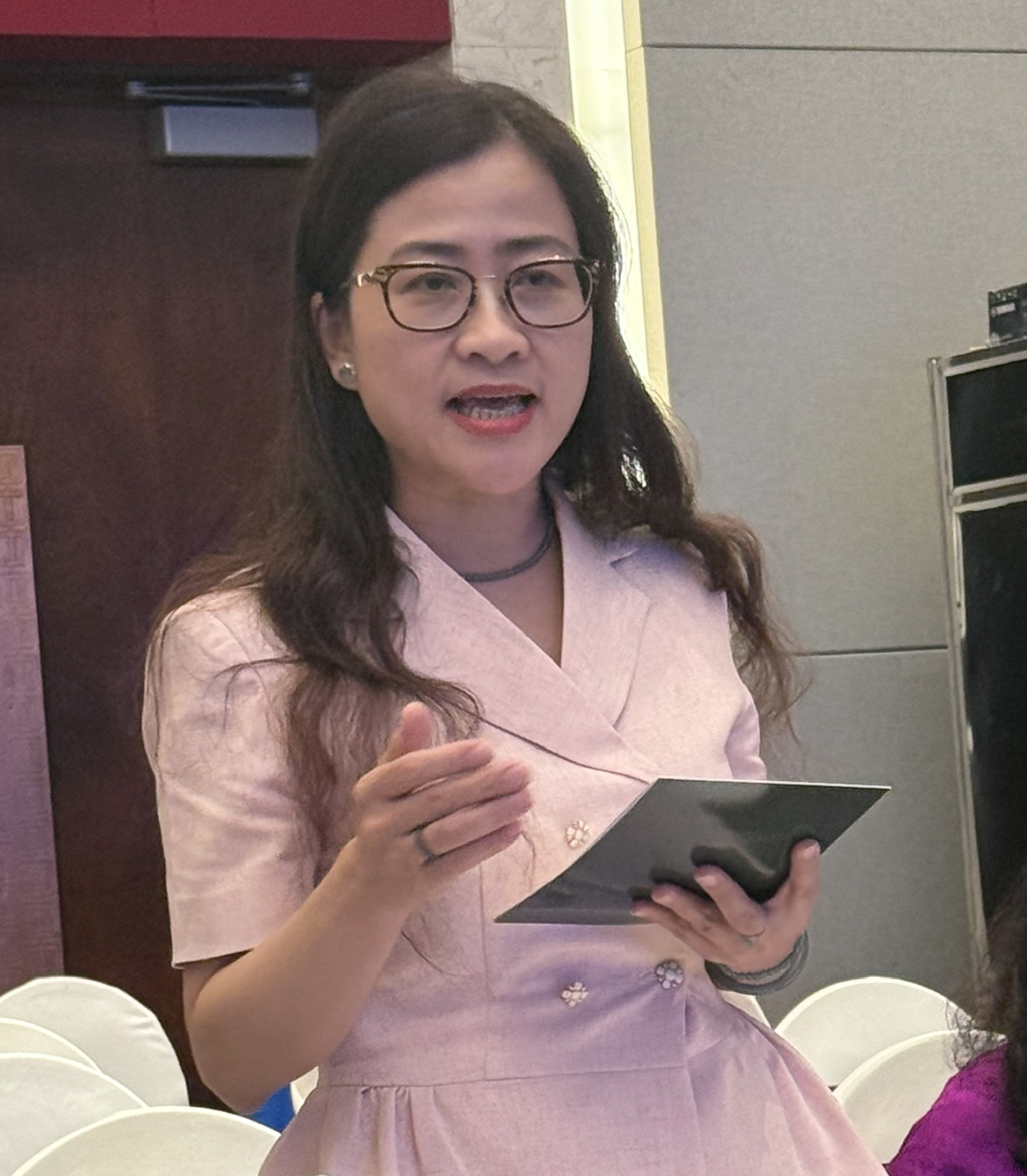 Đề xuất tăng nguồn cho quỹ BHYT từ thuế thuốc lá, rượu bia, bảo hiểm bổ sung- Ảnh 2.