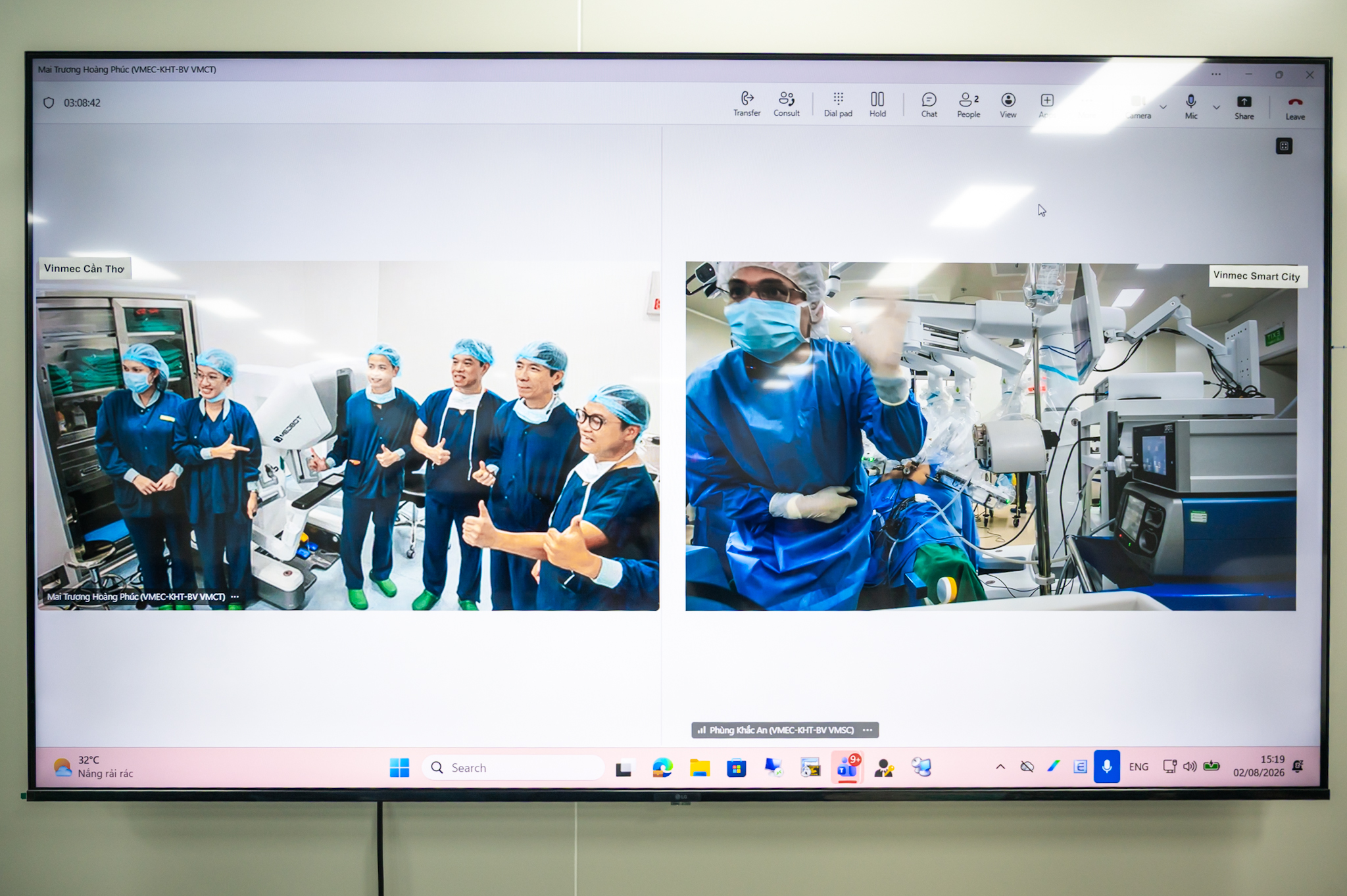 Lần đầu tiên Việt Nam thực hiện thành công phẫu thuật robot từ xa hai chiều giữa Hà Nội và Cần Thơ - Ảnh 2.