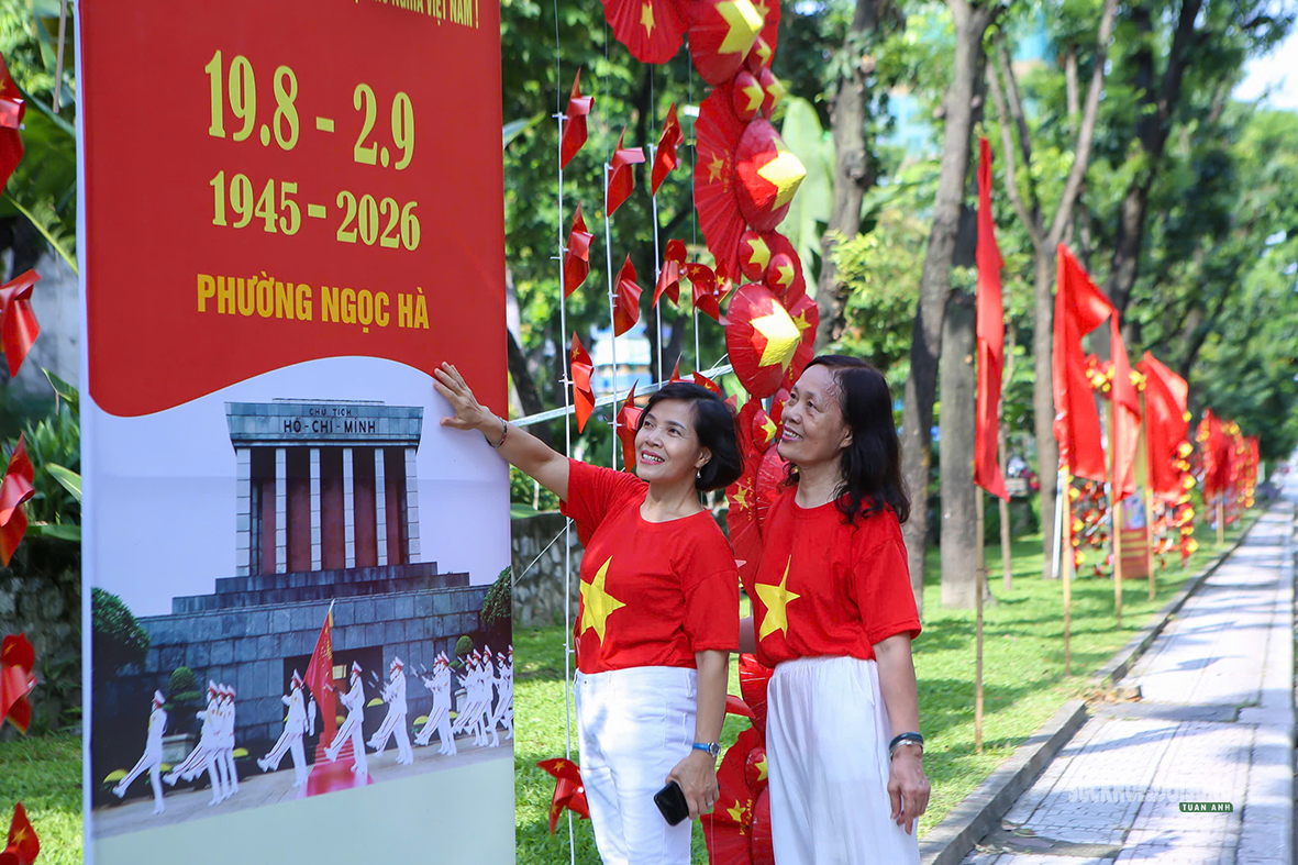 Phố Kim Mã thành điểm check-in rực rỡ dịp Quốc khánh- Ảnh 3.