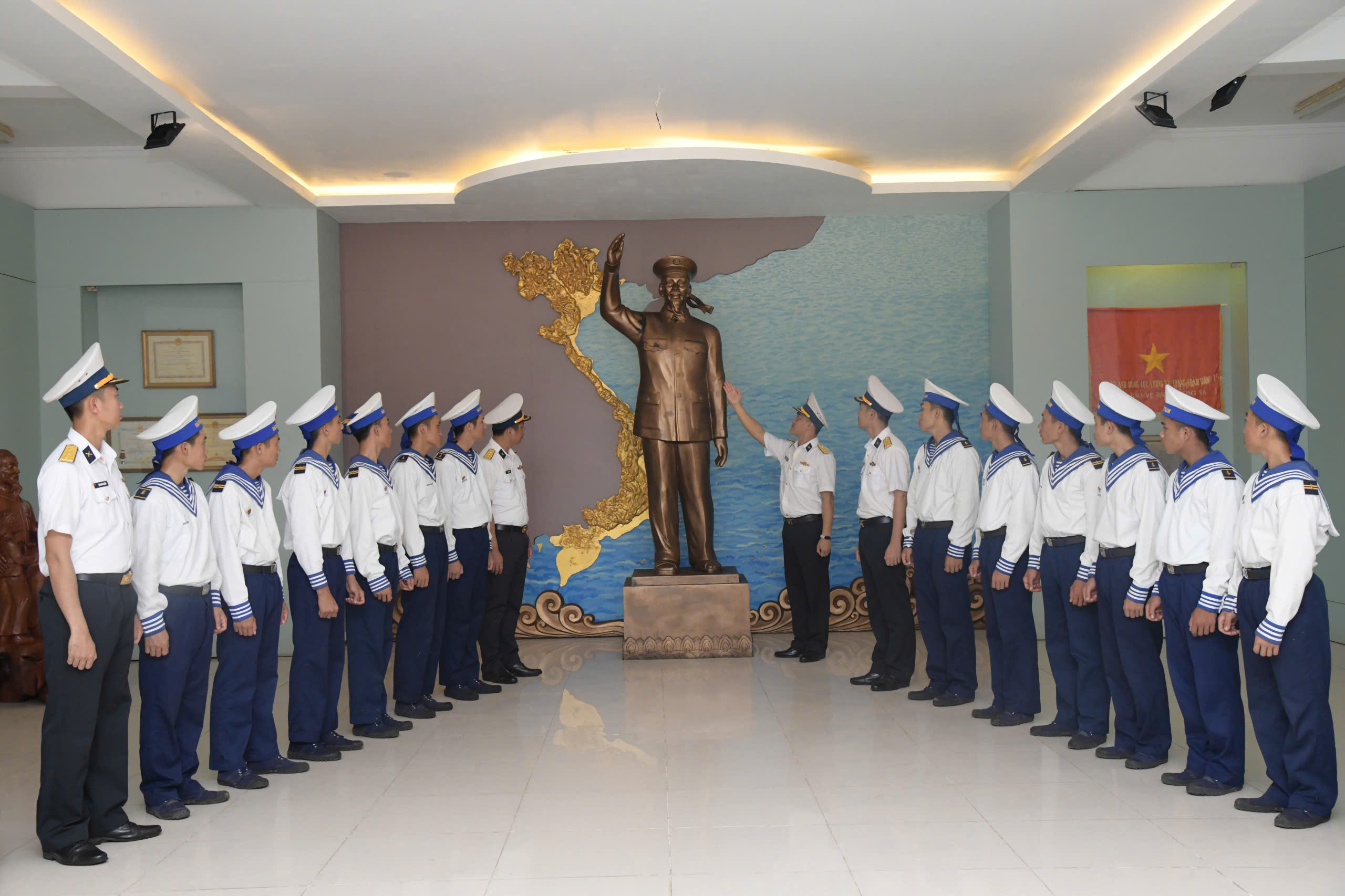 Gallery - Quân dân Trường Sa vững vàng nơi đầu sóng, hướng về ngày Quốc khánh - image 3