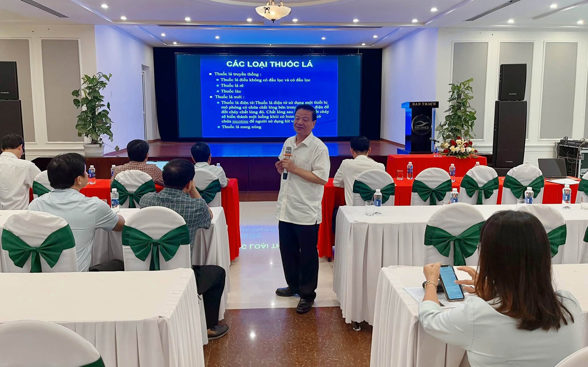 Đa dạng tuyên truyền, đẩy mạnh xây dựng trường học, cơ sở y tế không khói thuốc- Ảnh 2.