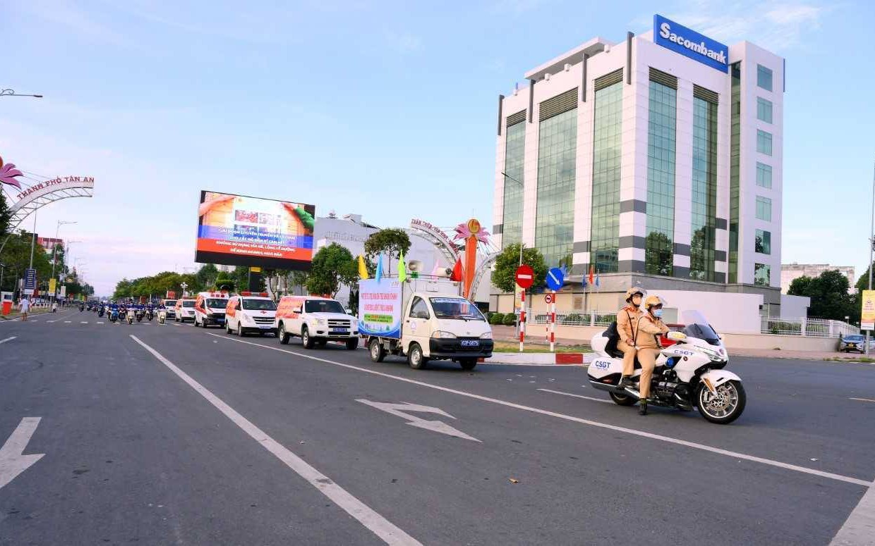 Tăng cường chống buôn lậu thuốc lá, xử lý nghiêm vi phạm- Ảnh 2.
