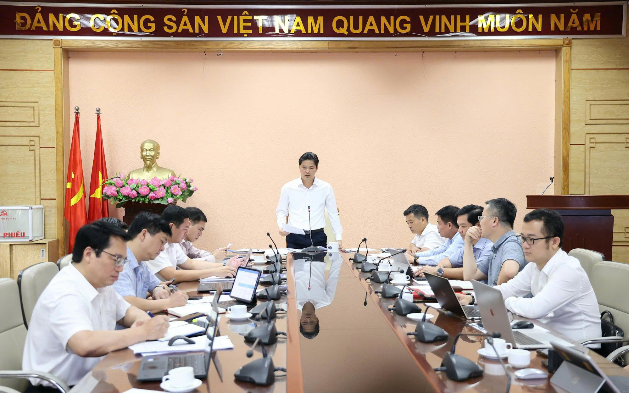 Bộ Y tế: Khẩn trương kết nối, làm sạch dữ liệu sức khỏe bà mẹ, trẻ em- Ảnh 2.