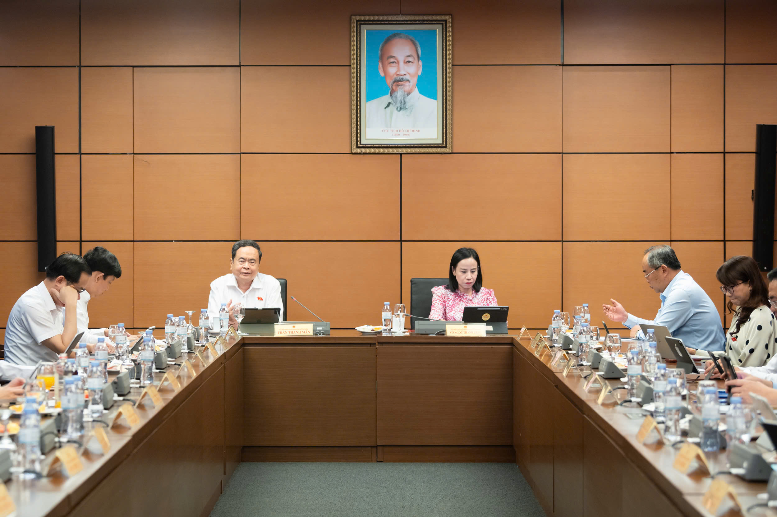 Gallery - Chủ tịch Quốc hội: Xây dựng hệ sinh thái số để người dân tiếp cận pháp luật 24/7