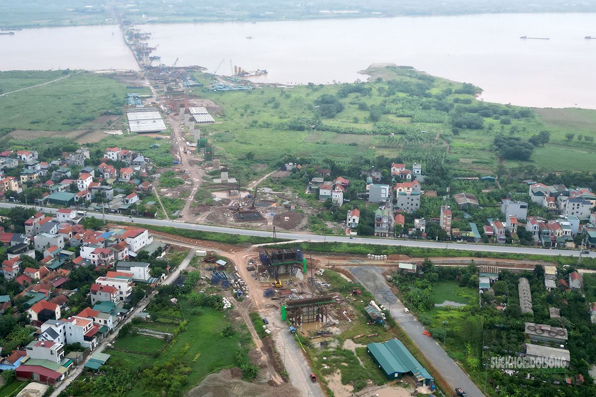Cầu Hồng Hà bắc qua sông Hồng sau gần một năm thi công- Ảnh 12.
