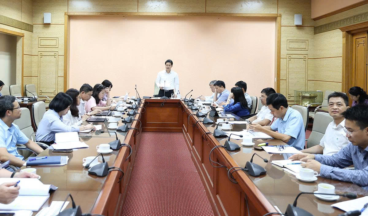 Đề xuất tăng mức hưởng, mở rộng phạm vi chi trả BHYT theo lộ trình, bảo đảm cân đối Quỹ - Ảnh 4.