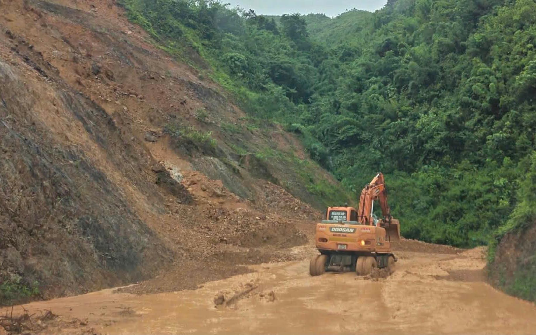 Khẩn Cấp Di Dời Dân Cư Tại Quan Sơn Trước Nguy Cơ Sạt Lở